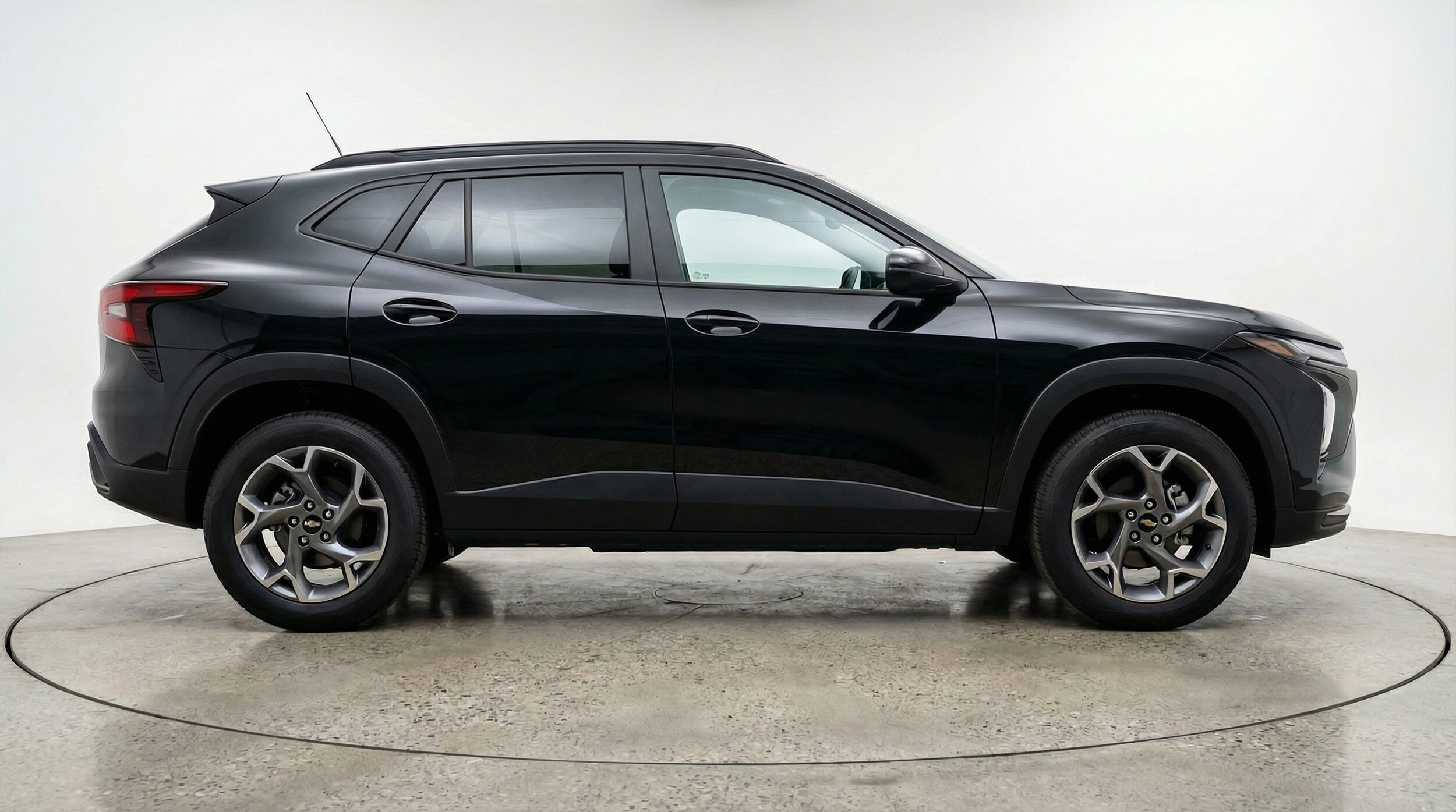 Thumbnail: 2025 Chevrolet Trax - 8