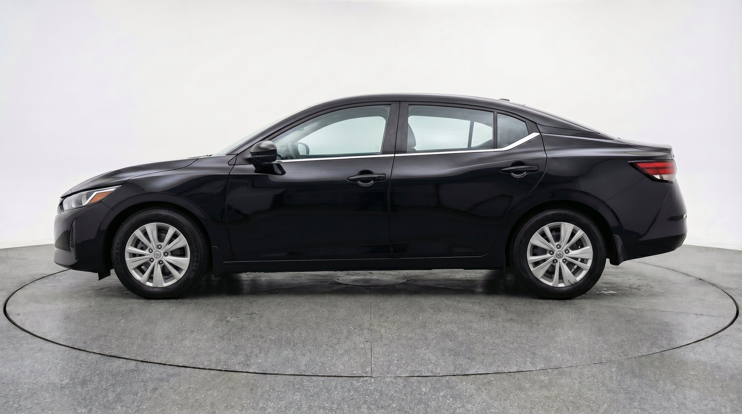 Thumbnail: 2025 Nissan Sentra - 5