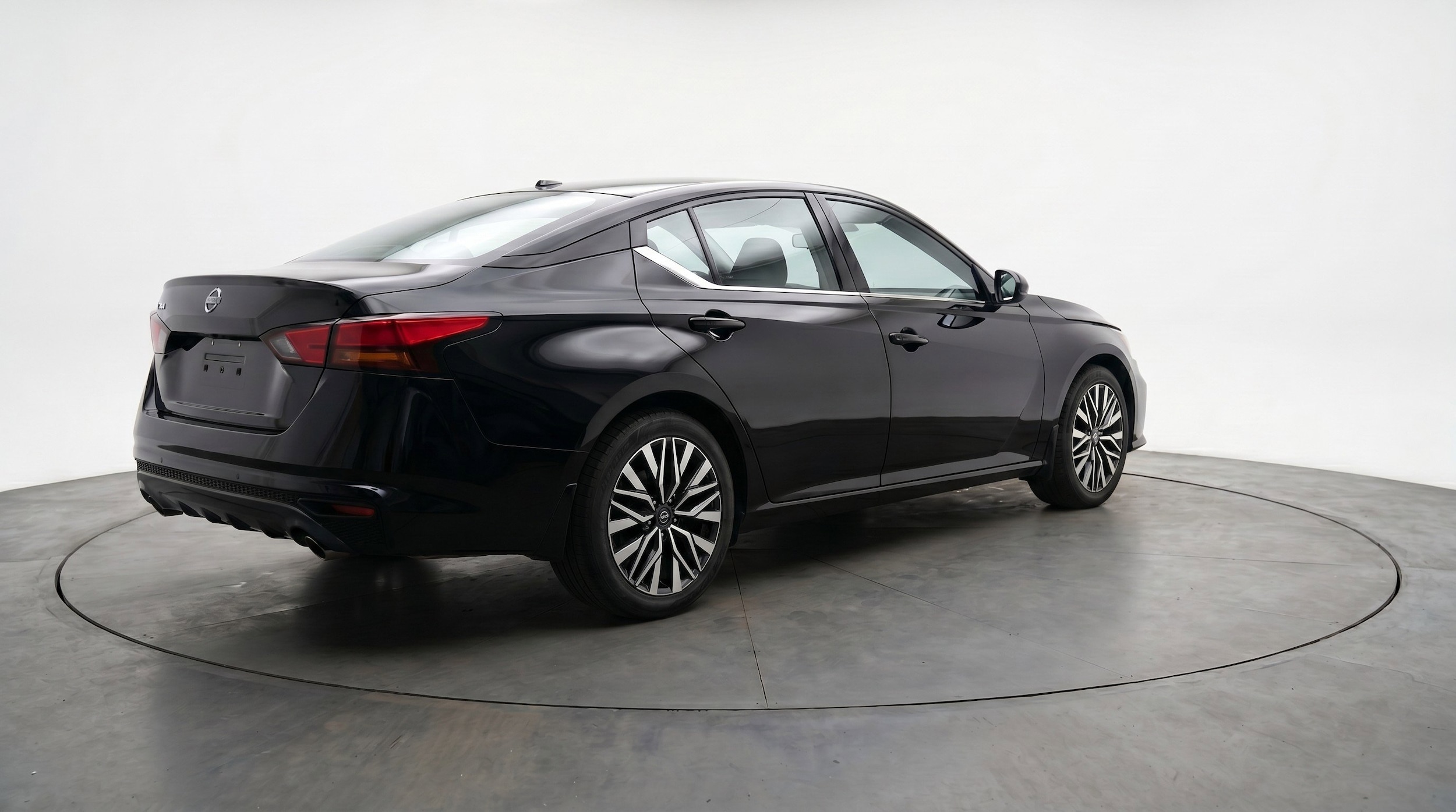 Thumbnail: 2025 Nissan Altima - 9