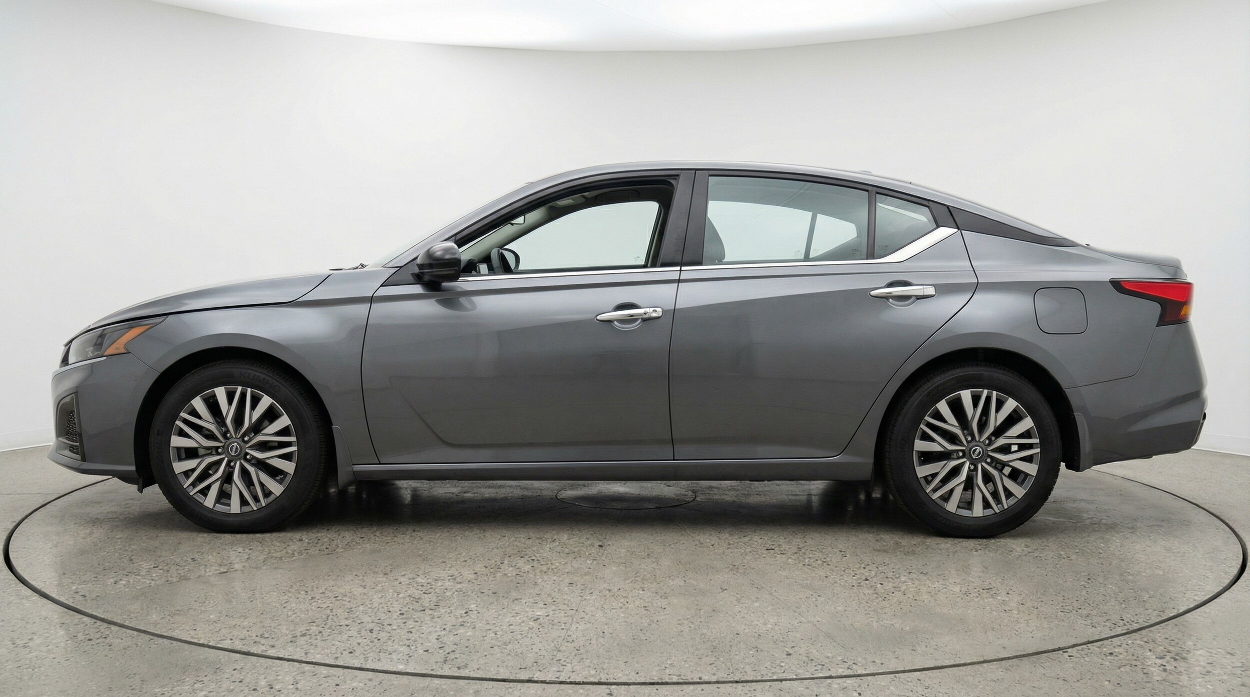 Thumbnail: 2025 Nissan Altima - 4