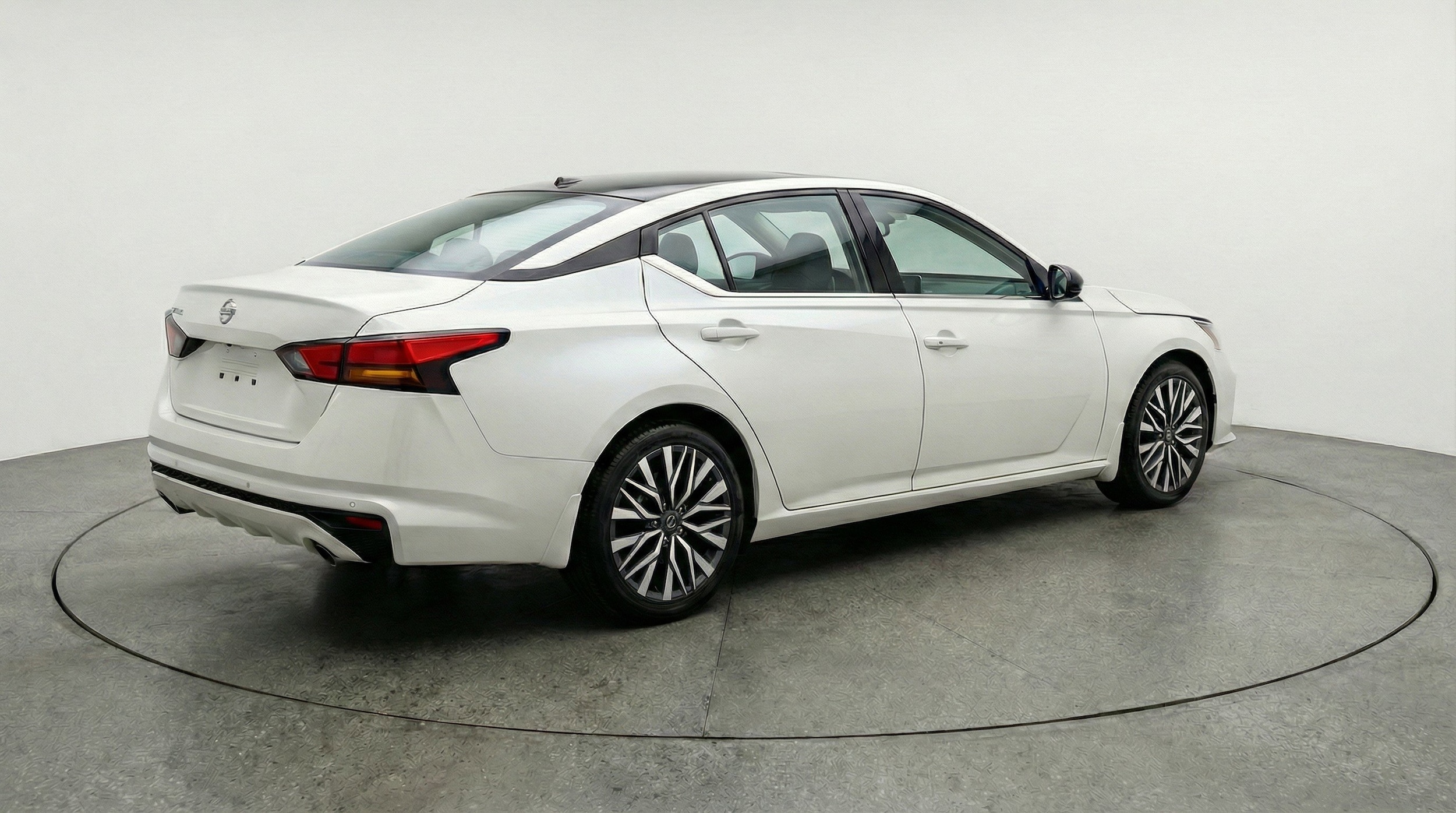 Thumbnail: 2025 Nissan Altima - 9