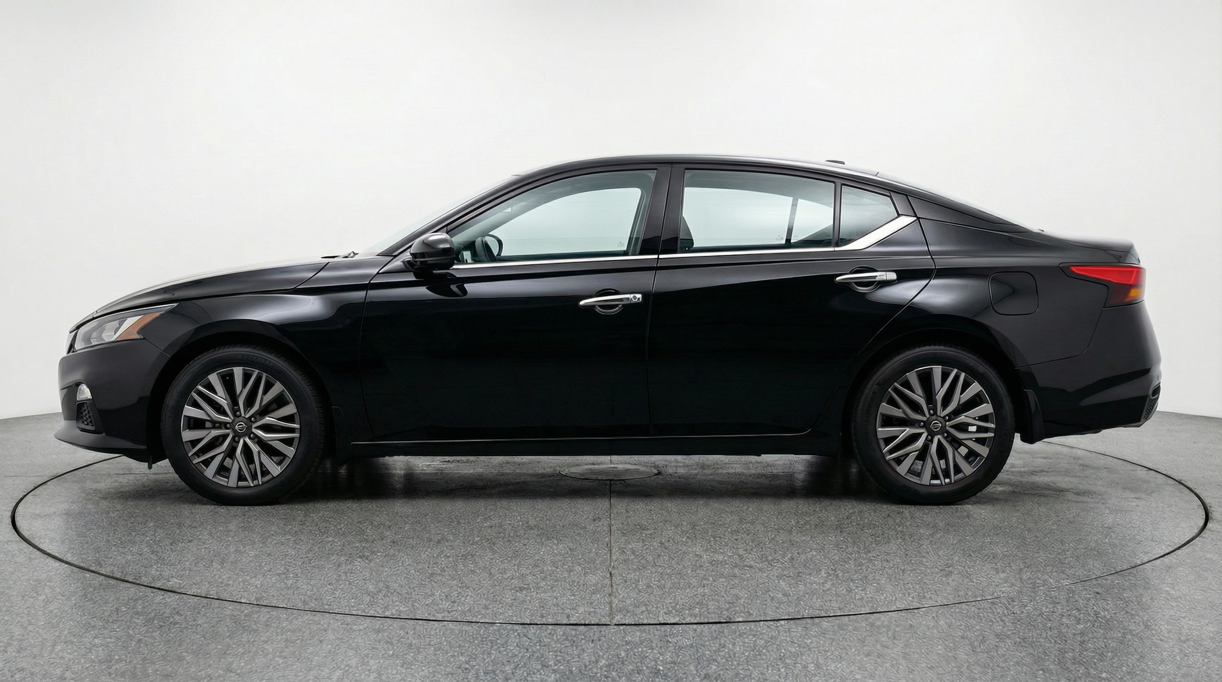 Thumbnail: 2025 Nissan Altima - 4