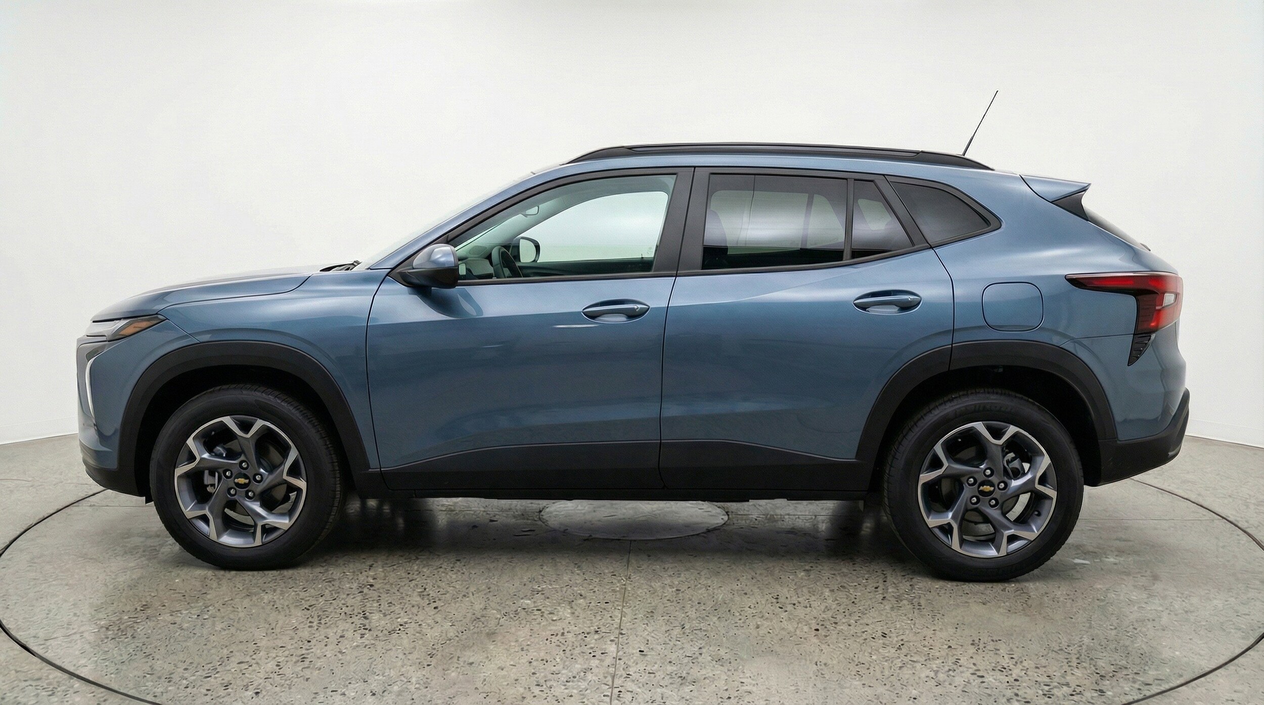 Thumbnail: 2025 Chevrolet Trax - 5