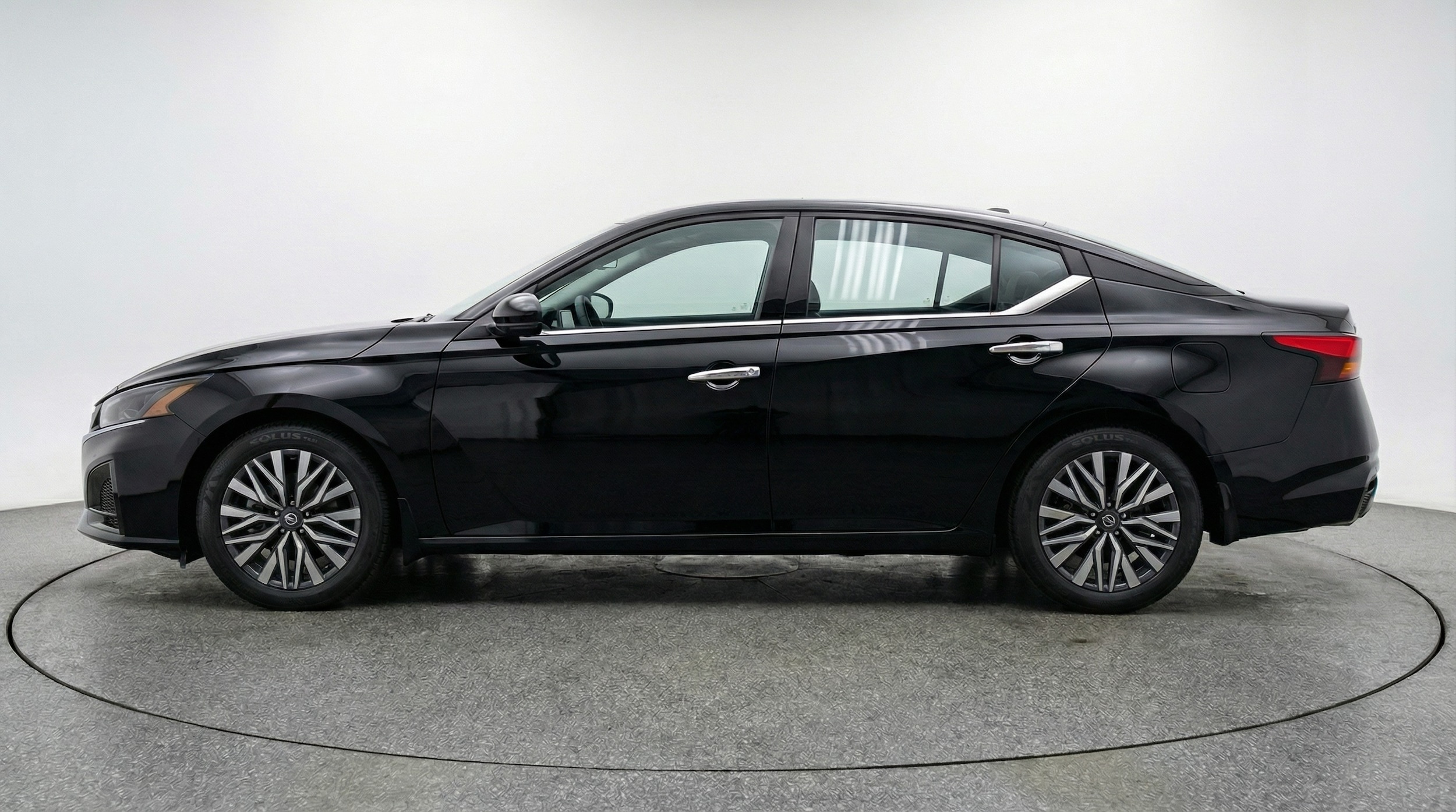 Thumbnail: 2025 Nissan Altima - 4