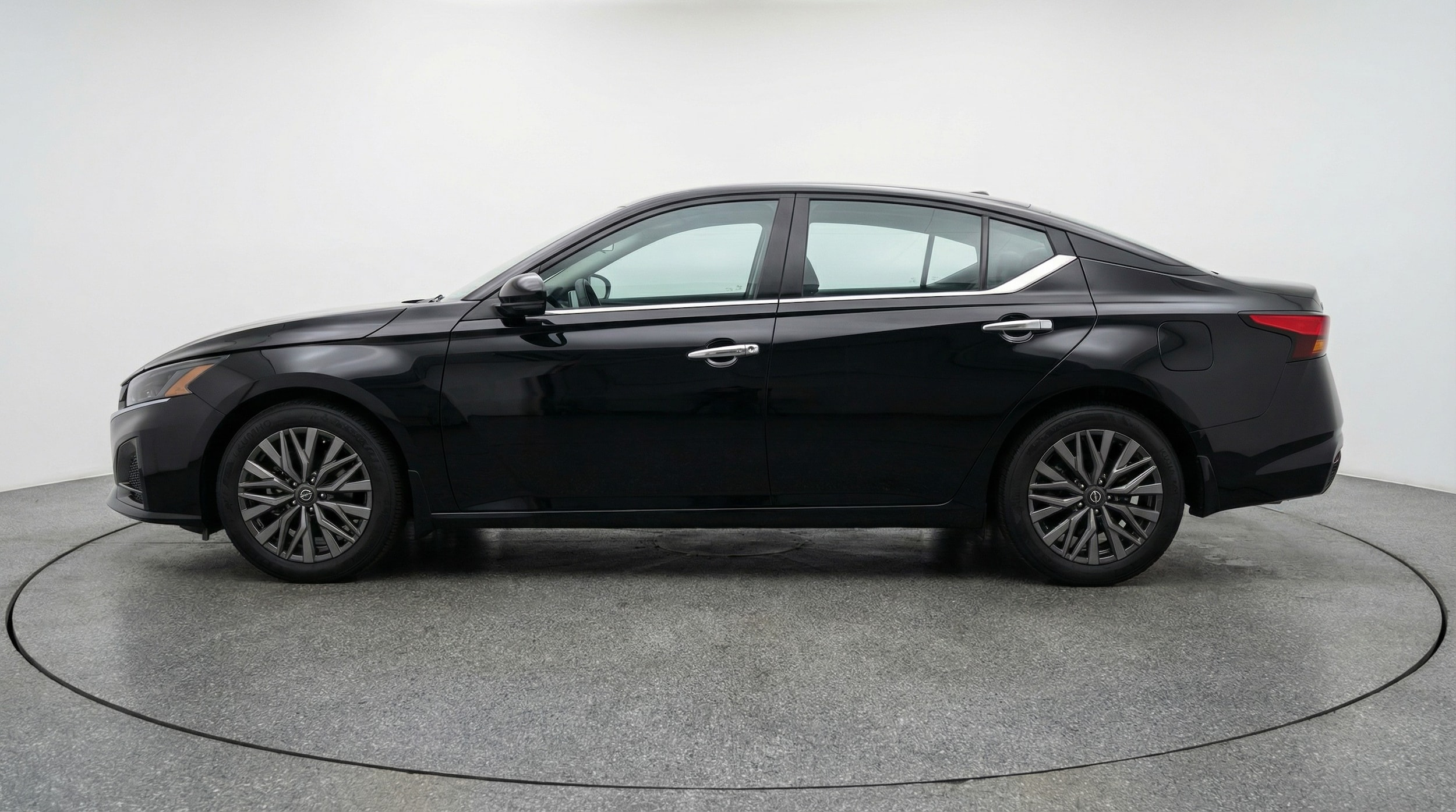 Thumbnail: 2025 Nissan Altima - 4