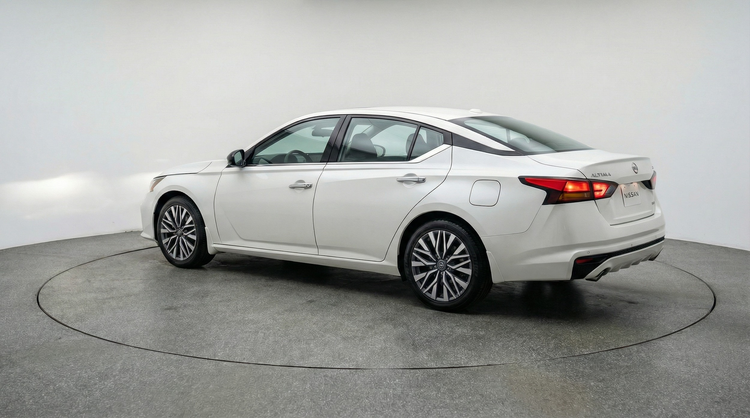 Thumbnail: 2025 Nissan Altima - 5