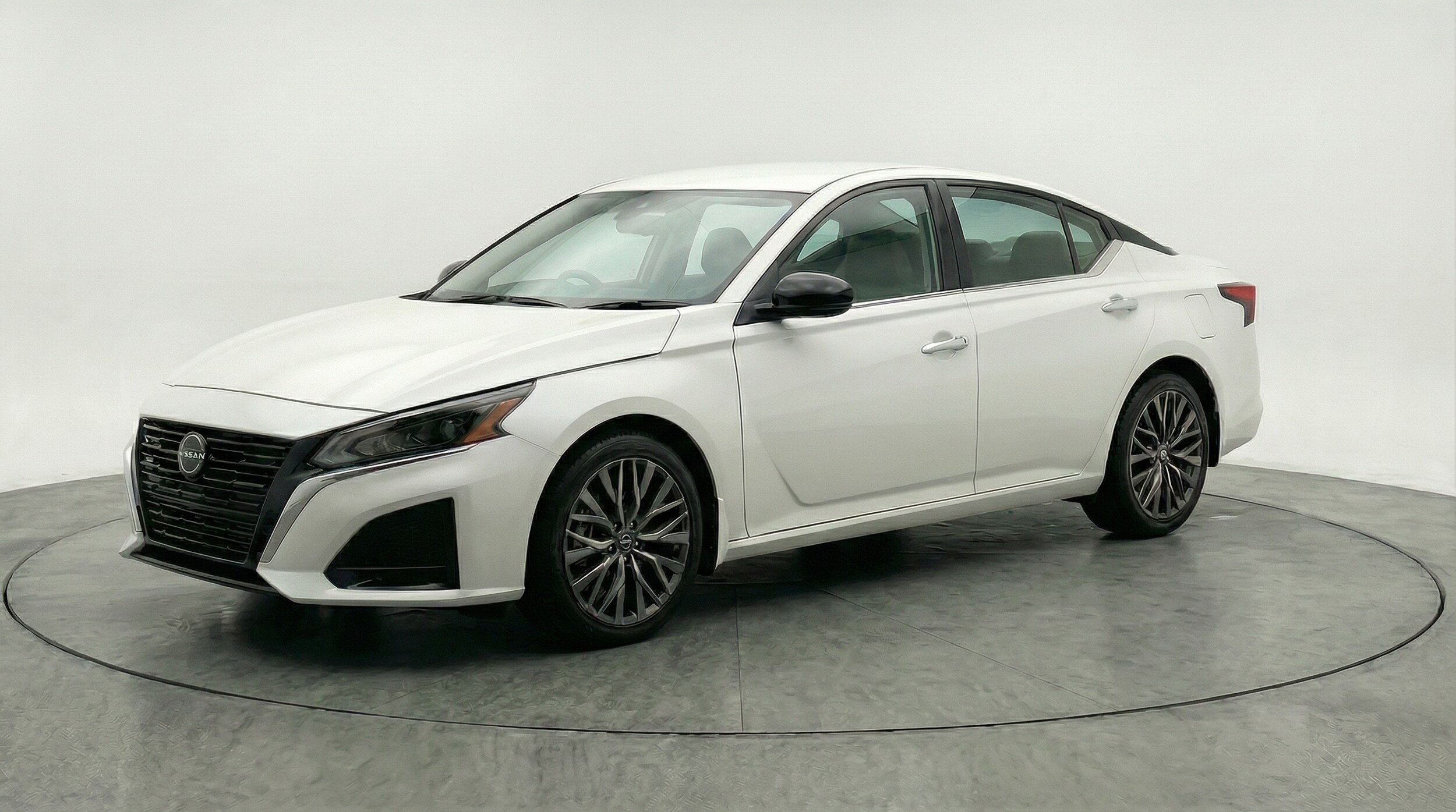 Thumbnail: 2025 Nissan Altima - 3