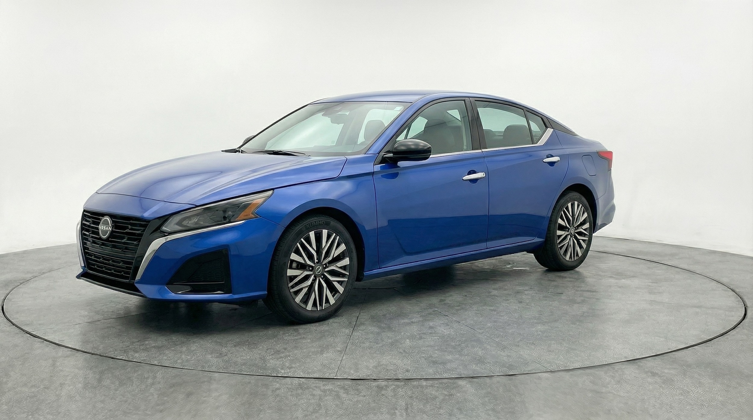 Thumbnail: 2025 Nissan Altima - 3