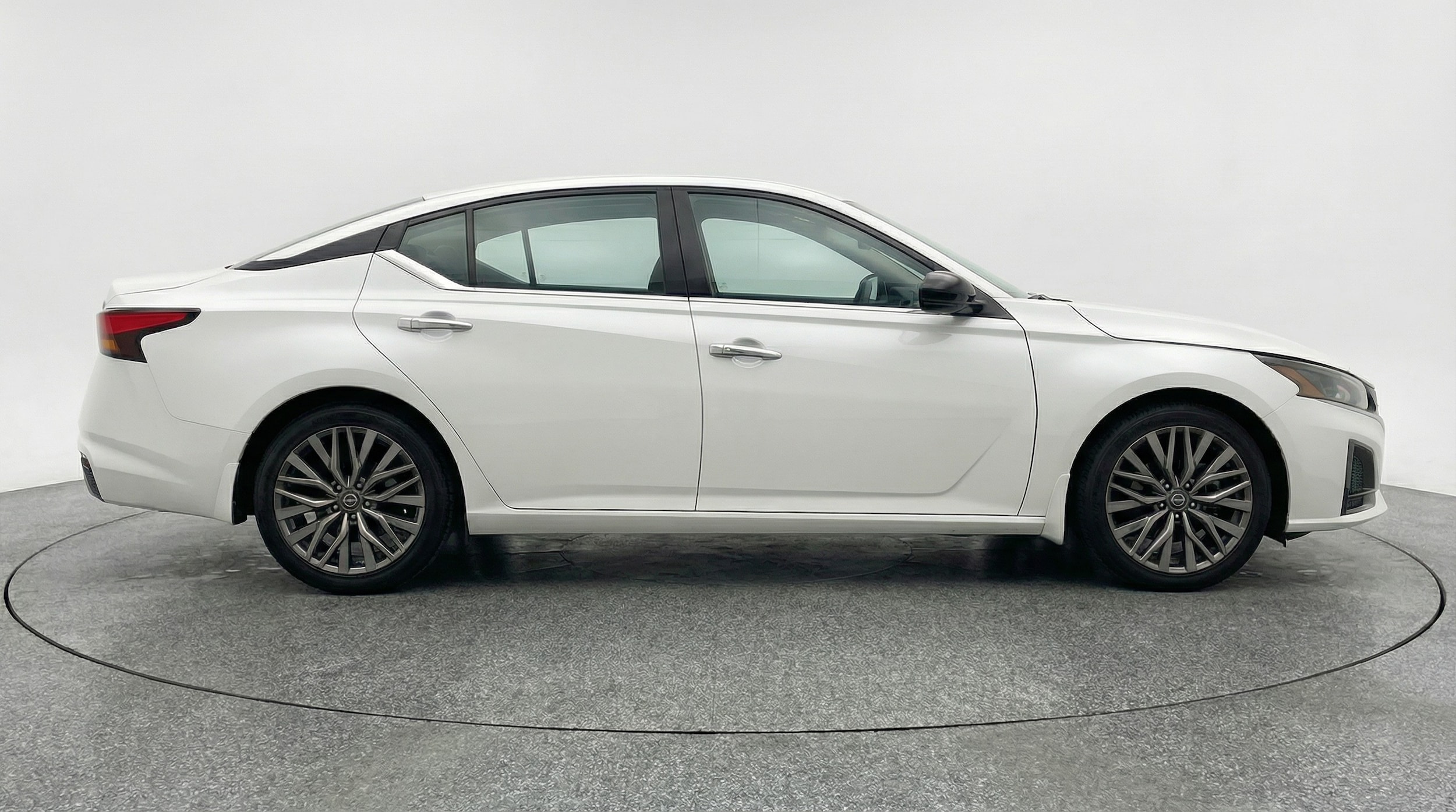 Thumbnail: 2025 Nissan Altima - 8