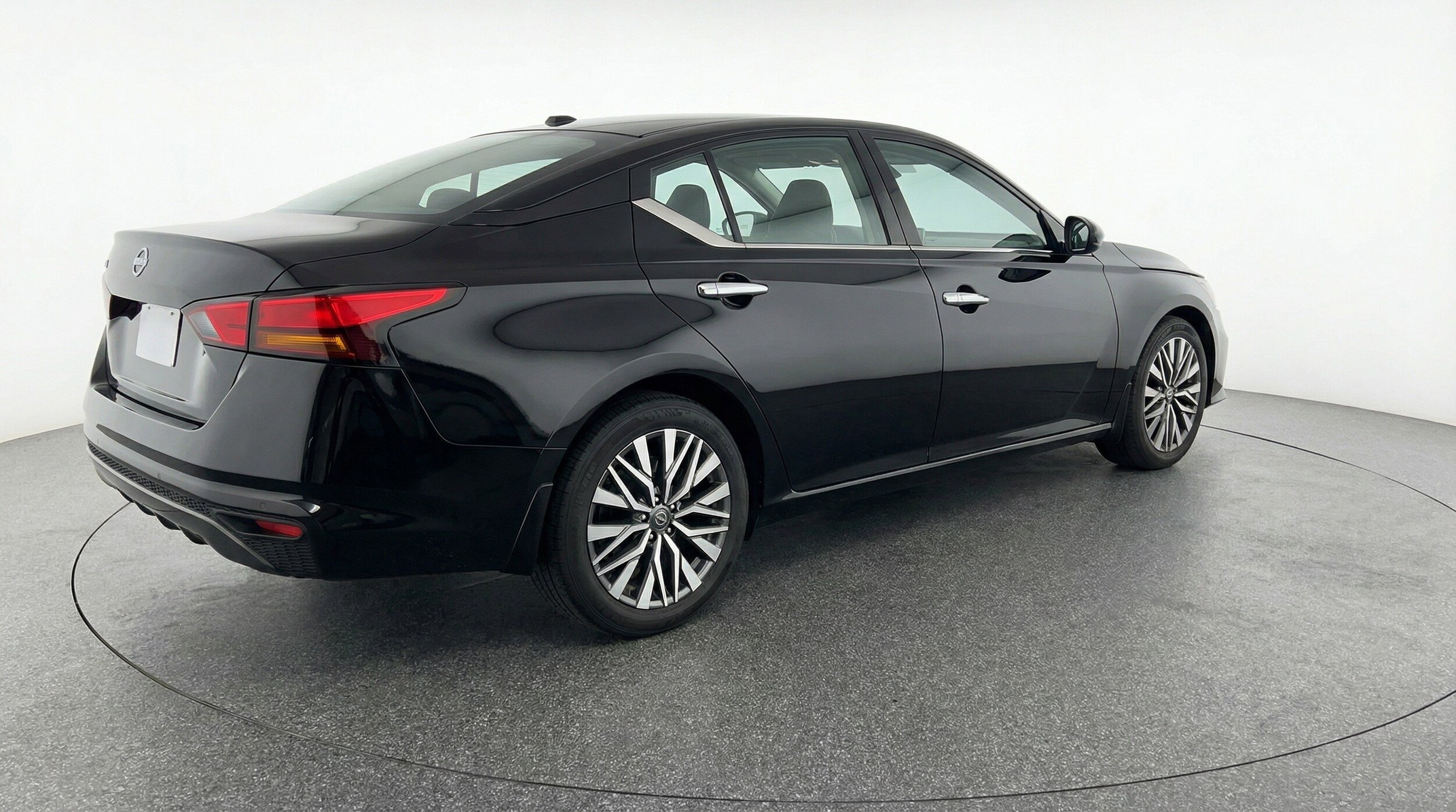 Thumbnail: 2025 Nissan Altima - 9