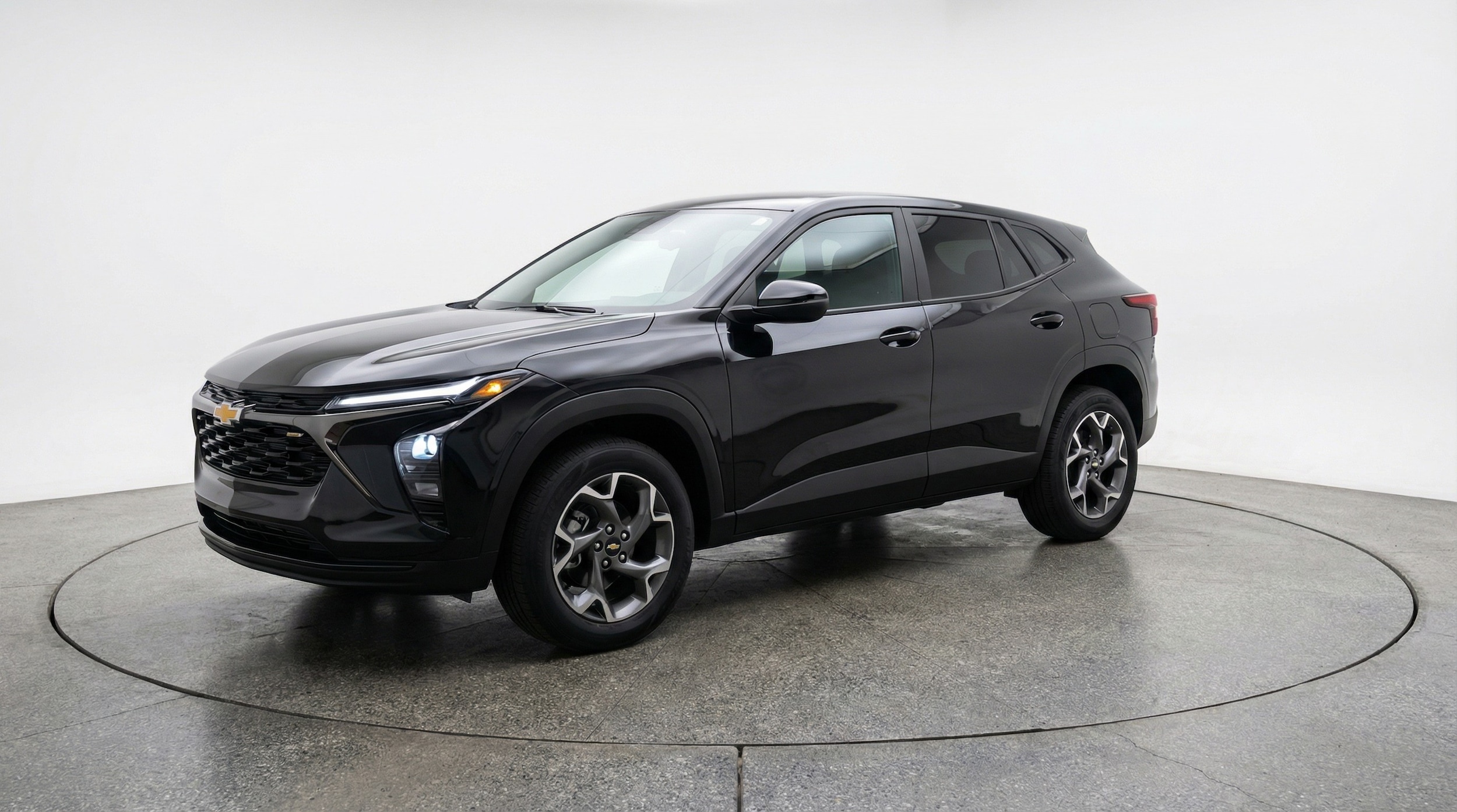 Thumbnail: 2025 Chevrolet Trax - 3