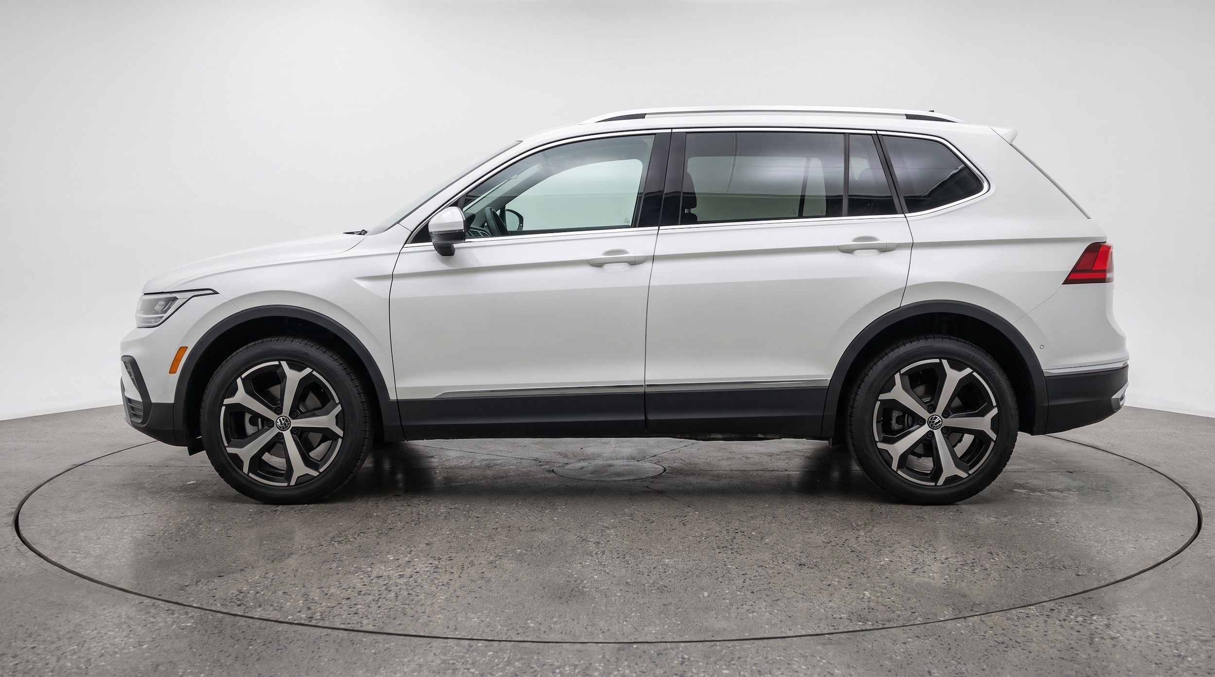 Thumbnail: 2026 Volkswagen Tiguan - 5