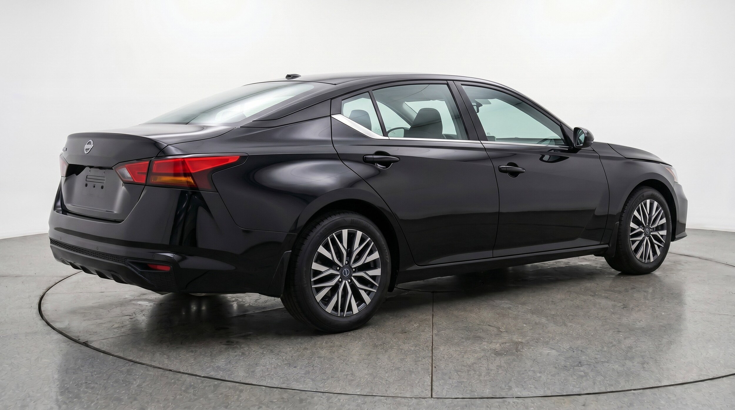 Thumbnail: 2025 Nissan Altima - 9