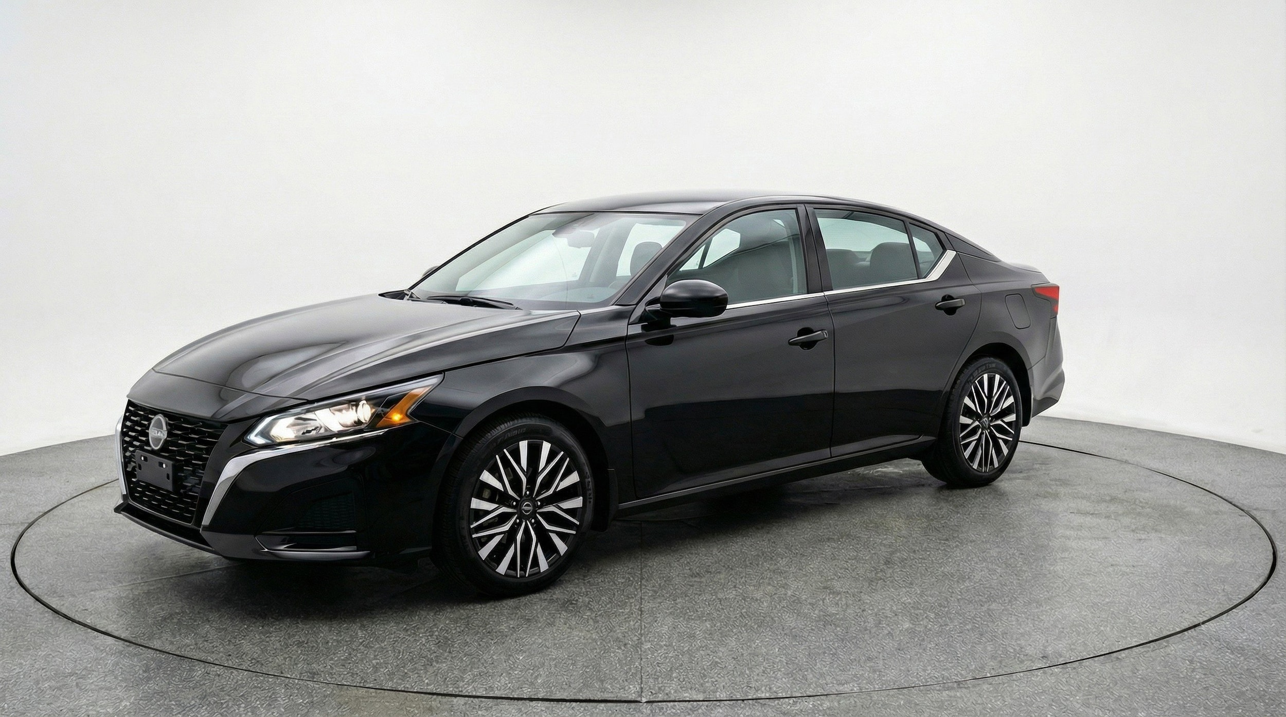 Thumbnail: 2025 Nissan Altima - 3