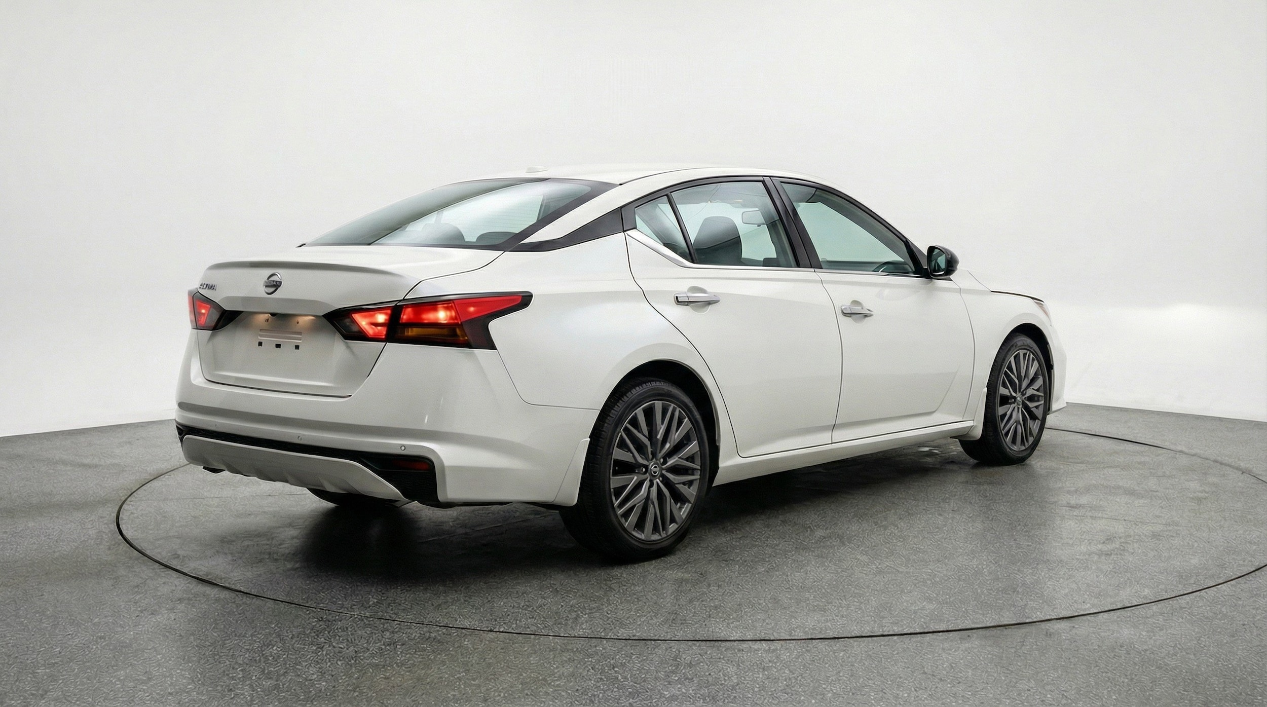 Thumbnail: 2025 Nissan Altima - 9