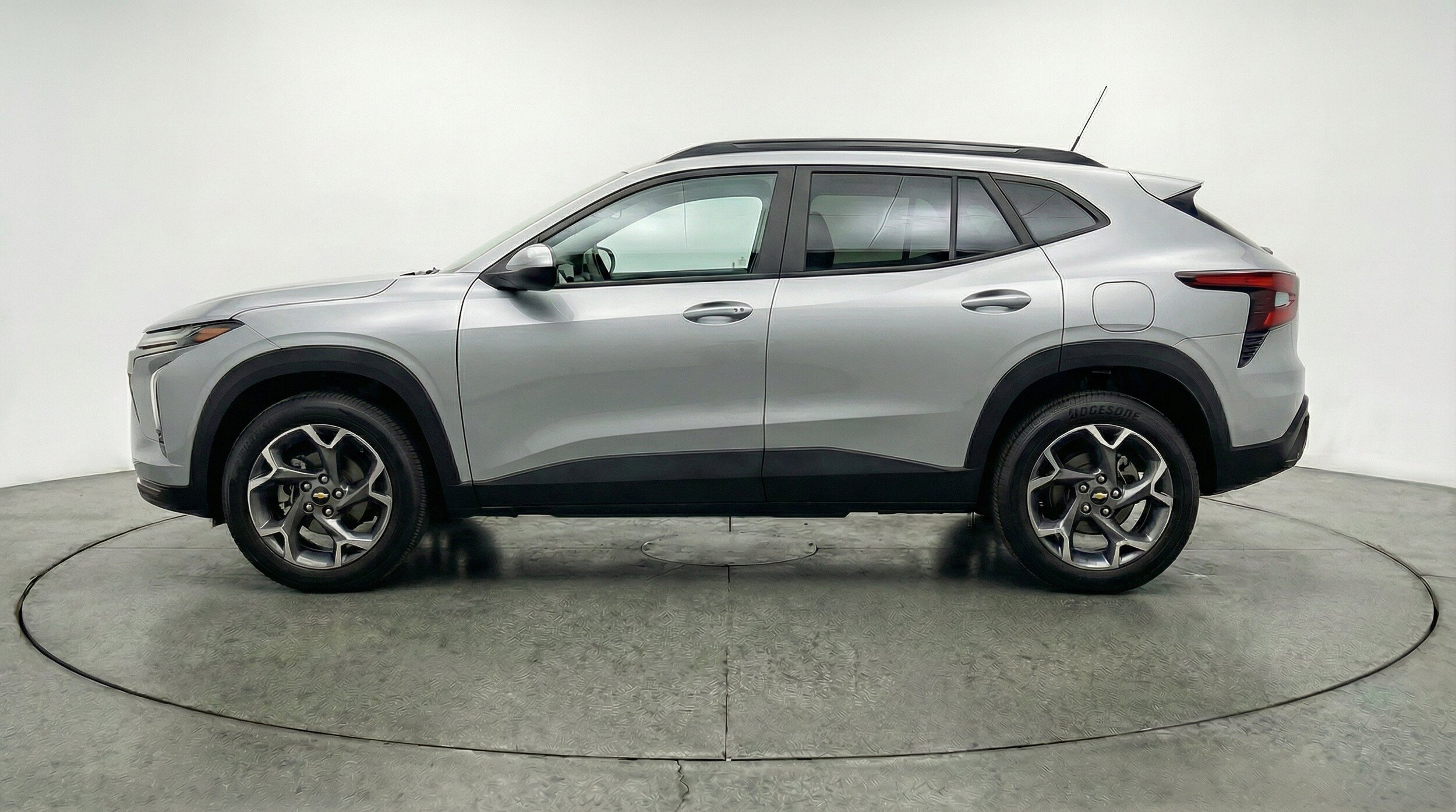 Thumbnail: 2025 Chevrolet Trax - 5