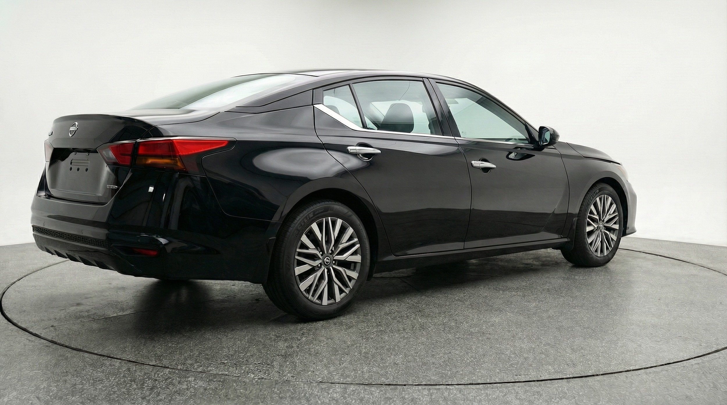 Thumbnail: 2025 Nissan Altima - 7