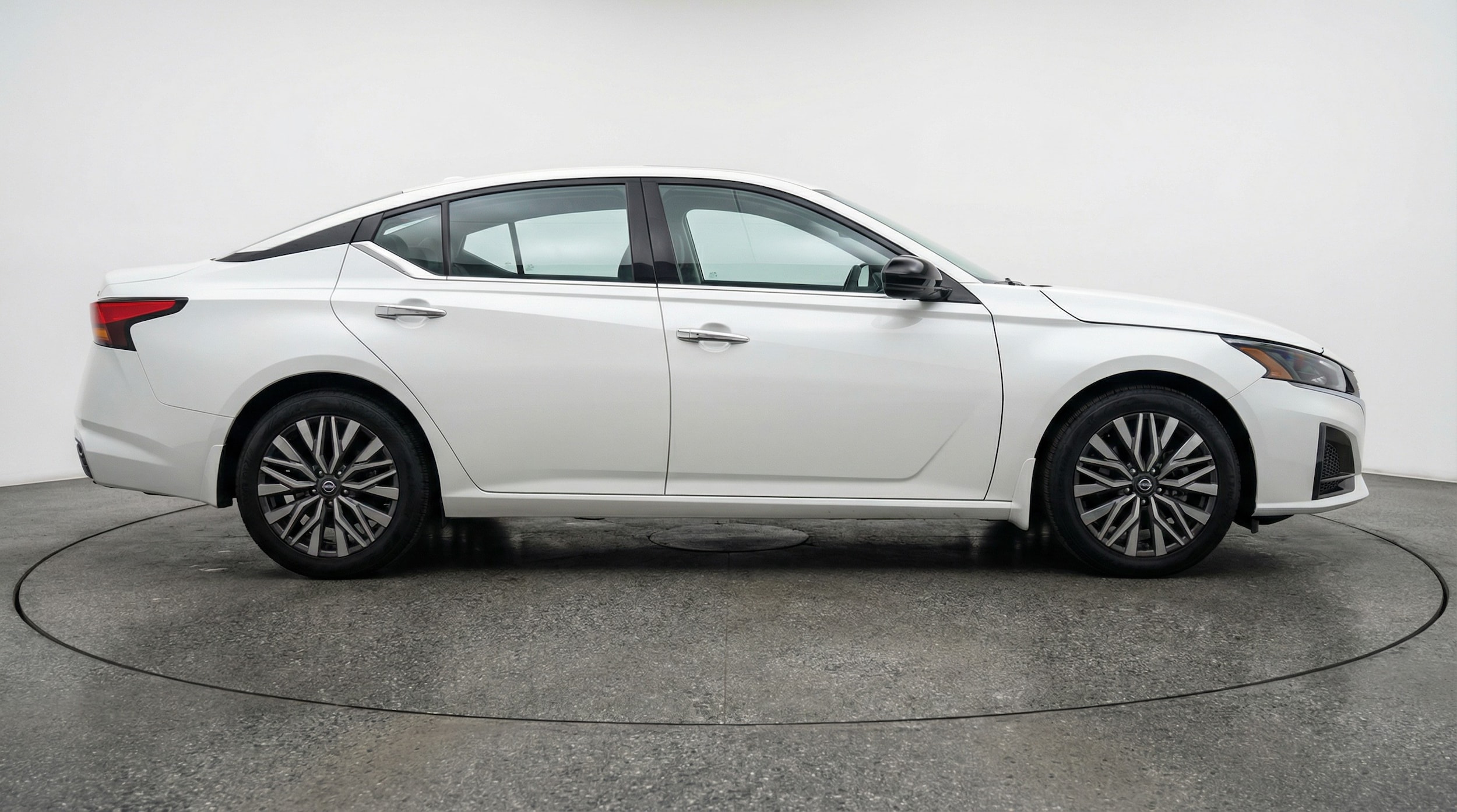 Thumbnail: 2025 Nissan Altima - 8