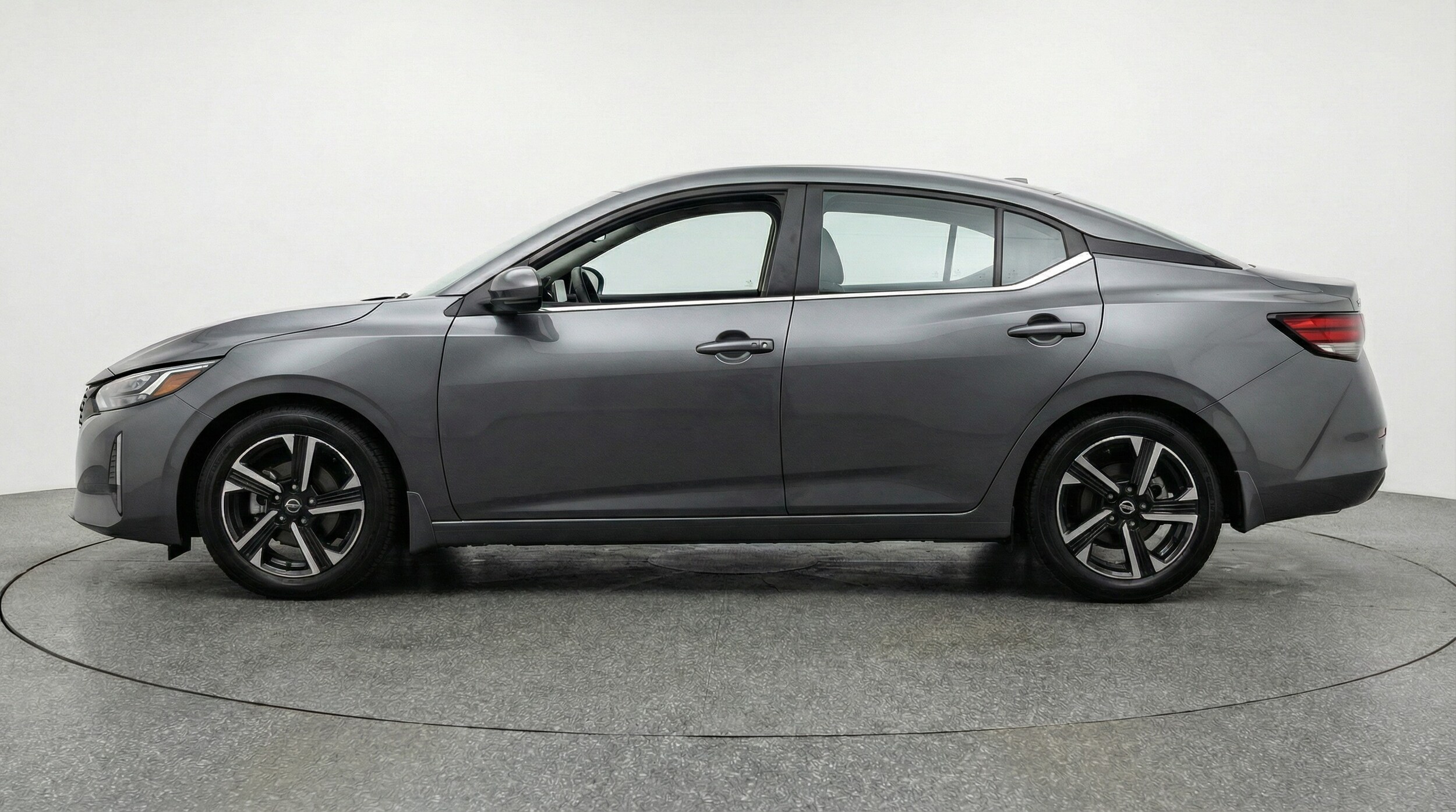 Thumbnail: 2025 Nissan Sentra - 4