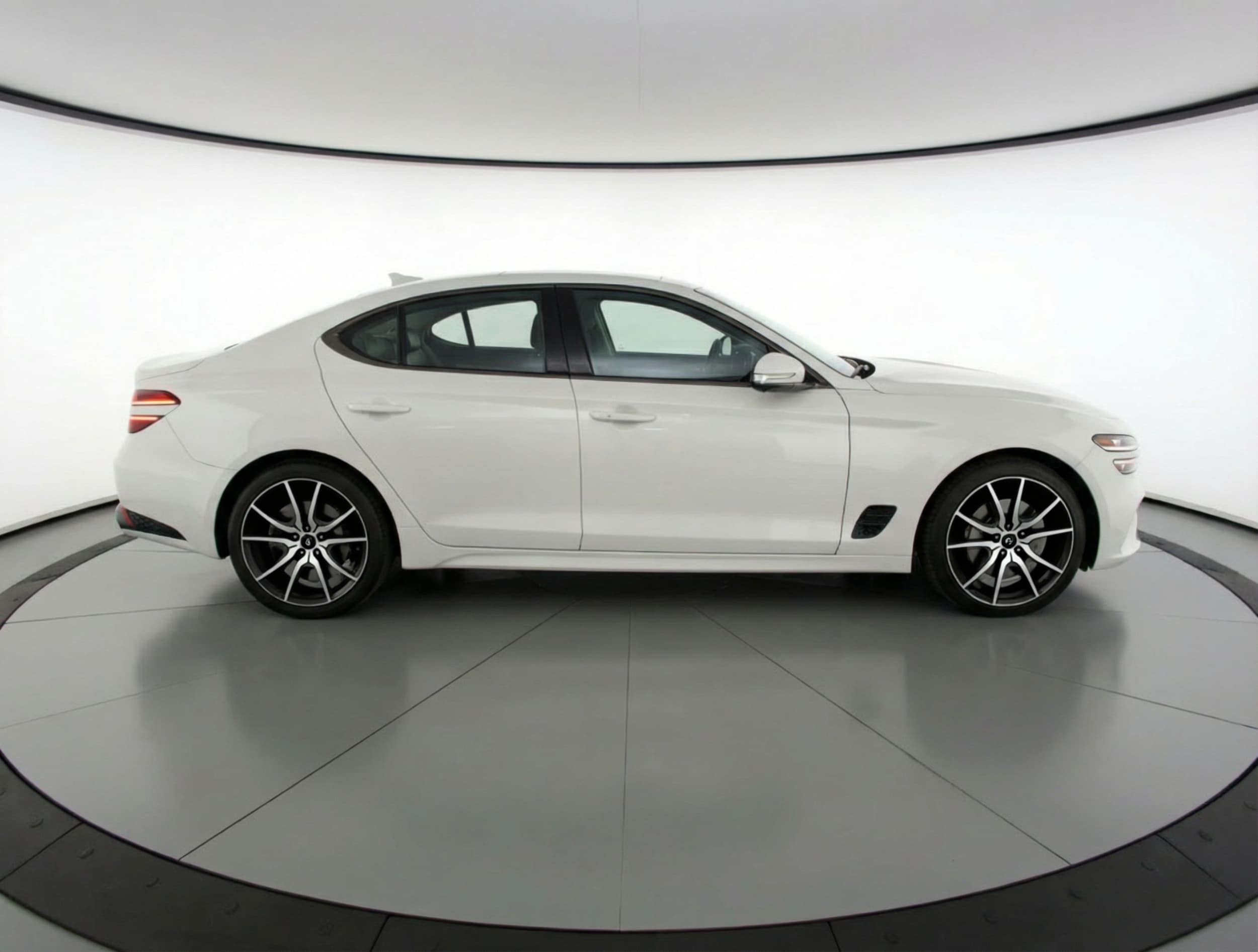 Thumbnail: 2025 Genesis G70 - 8