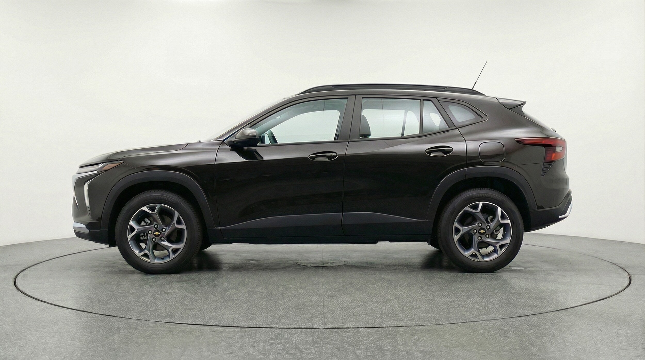 Thumbnail: 2025 Chevrolet Trax - 4