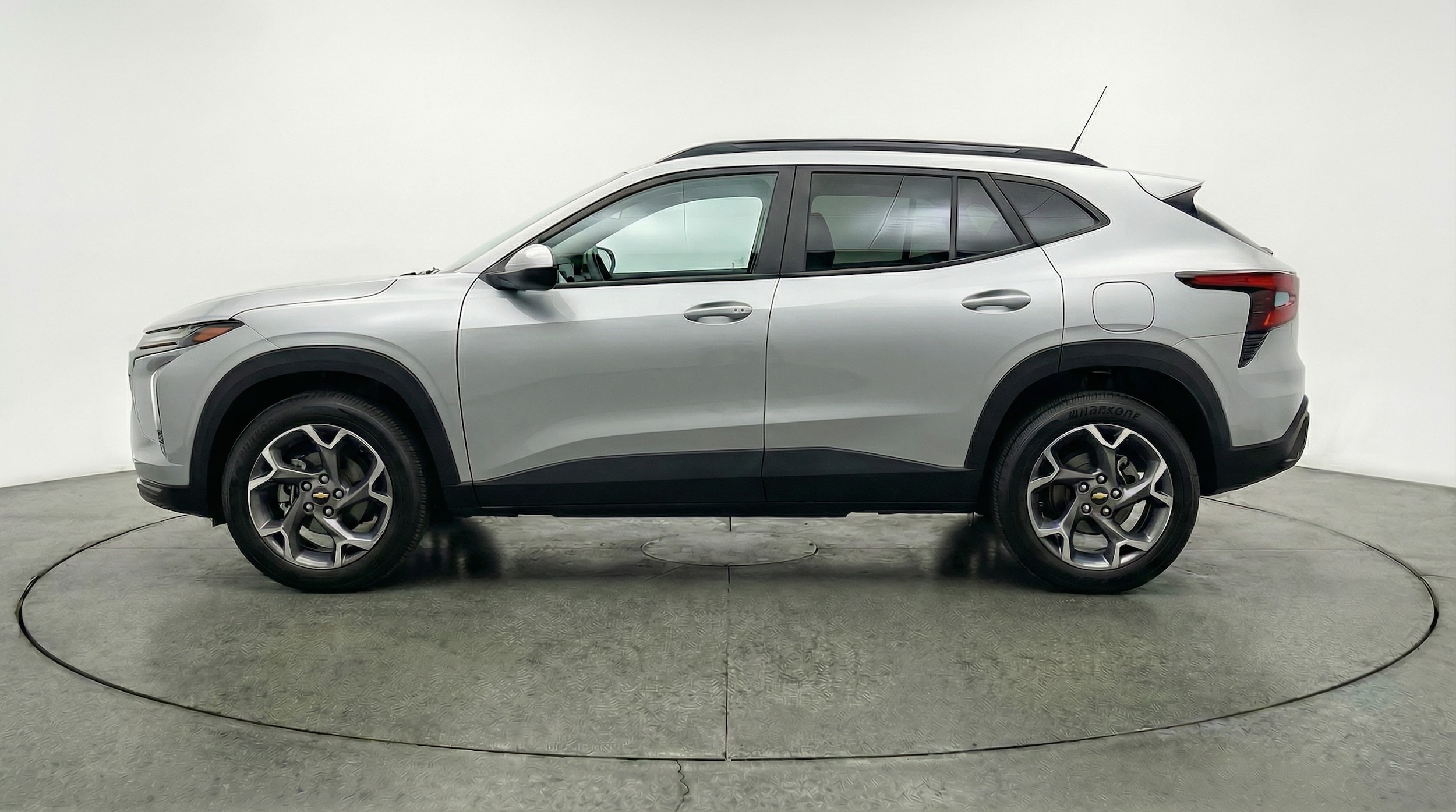 Thumbnail: 2025 Chevrolet Trax - 4