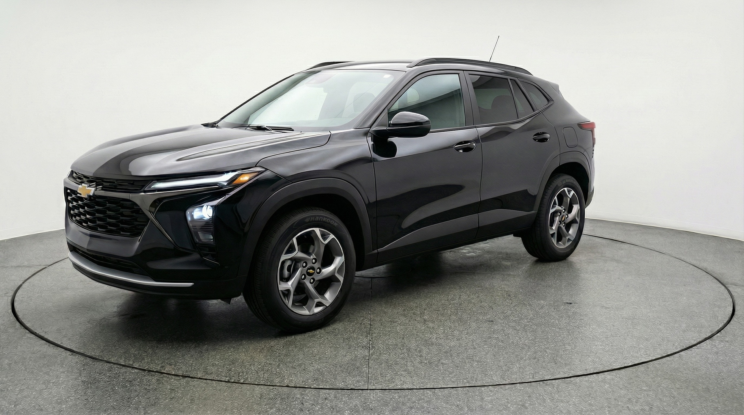 Thumbnail: 2025 Chevrolet Trax - 3