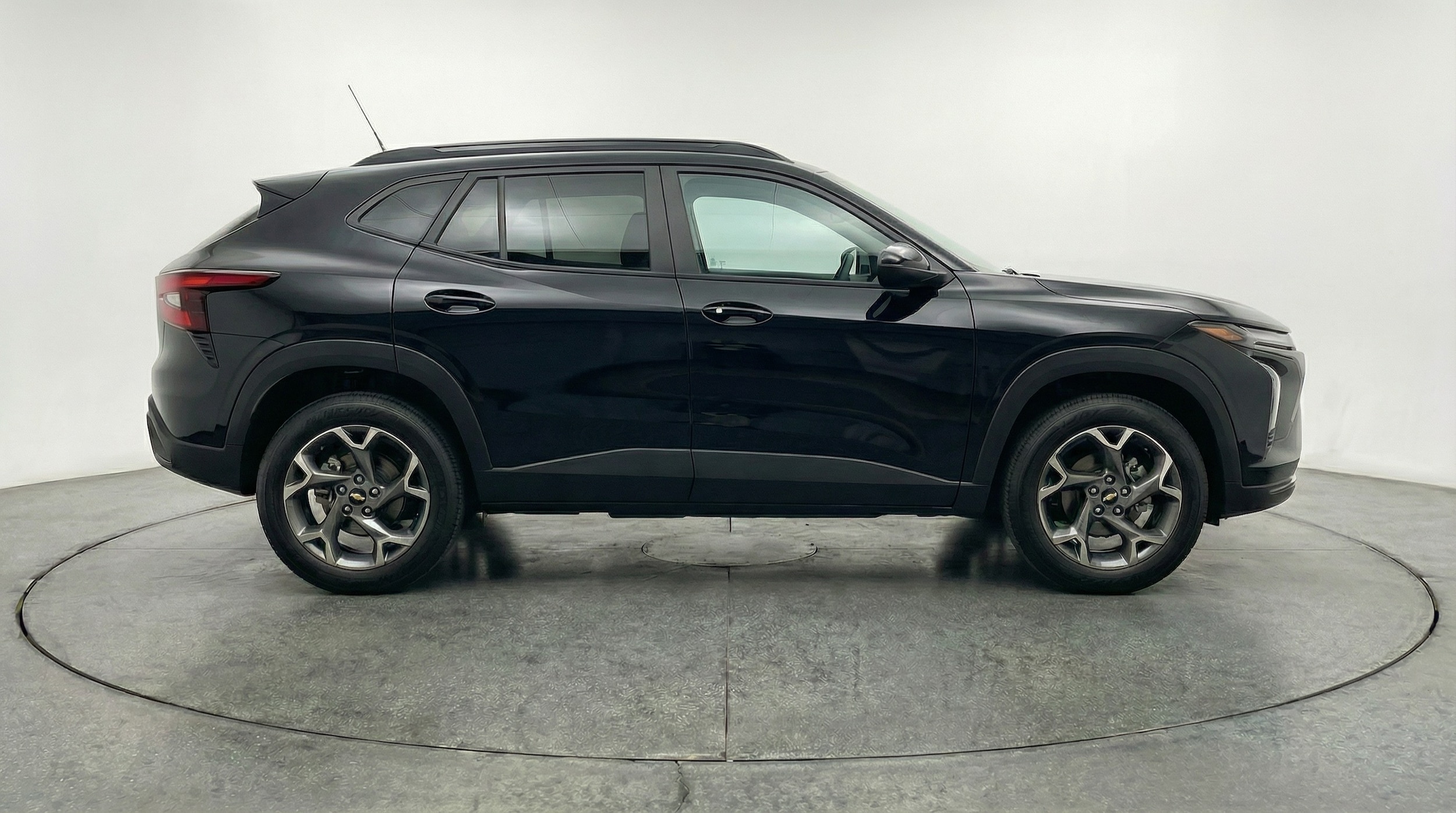 Thumbnail: 2025 Chevrolet Trax - 8