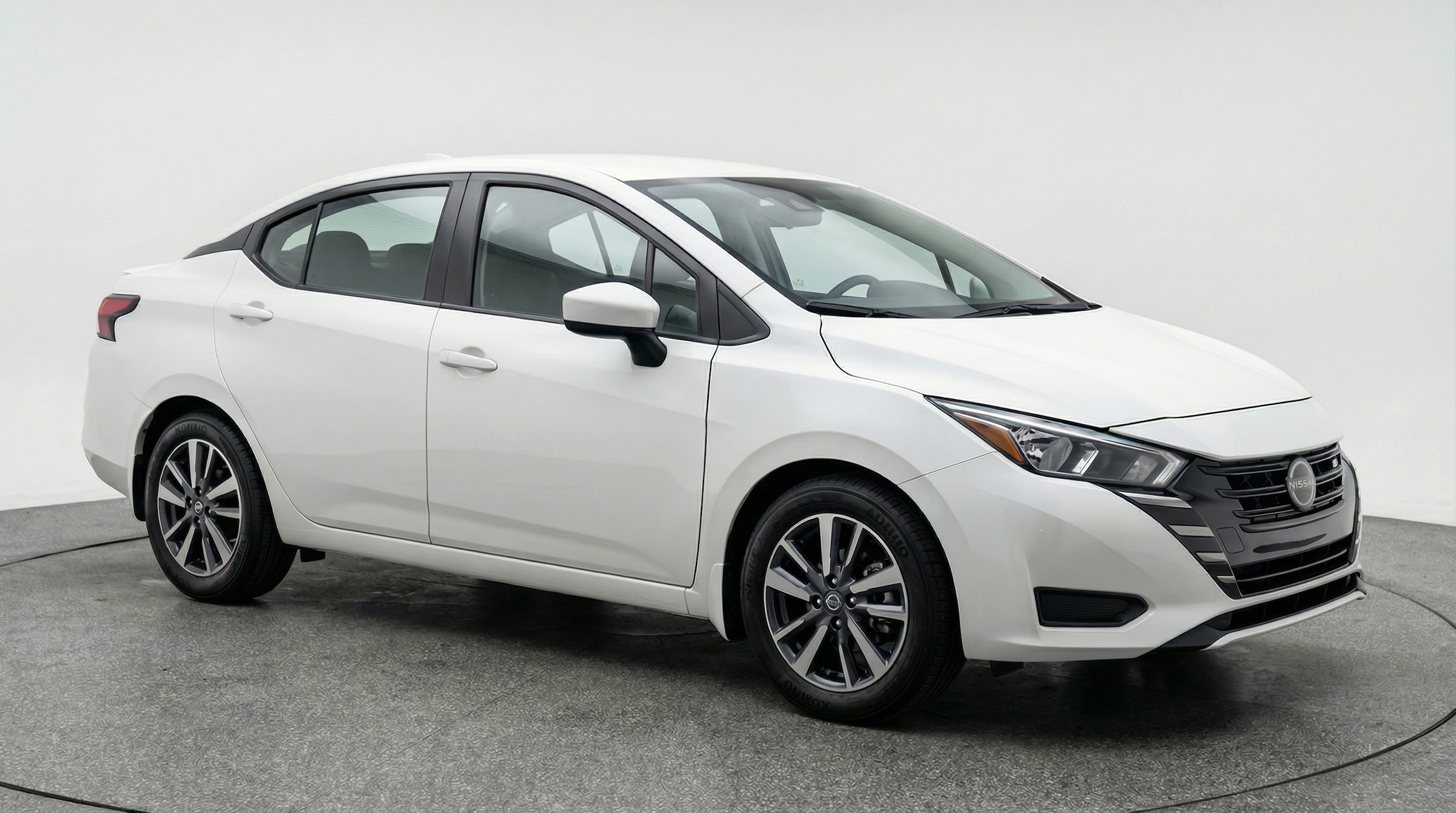 2025 Nissan Versa SV FWD