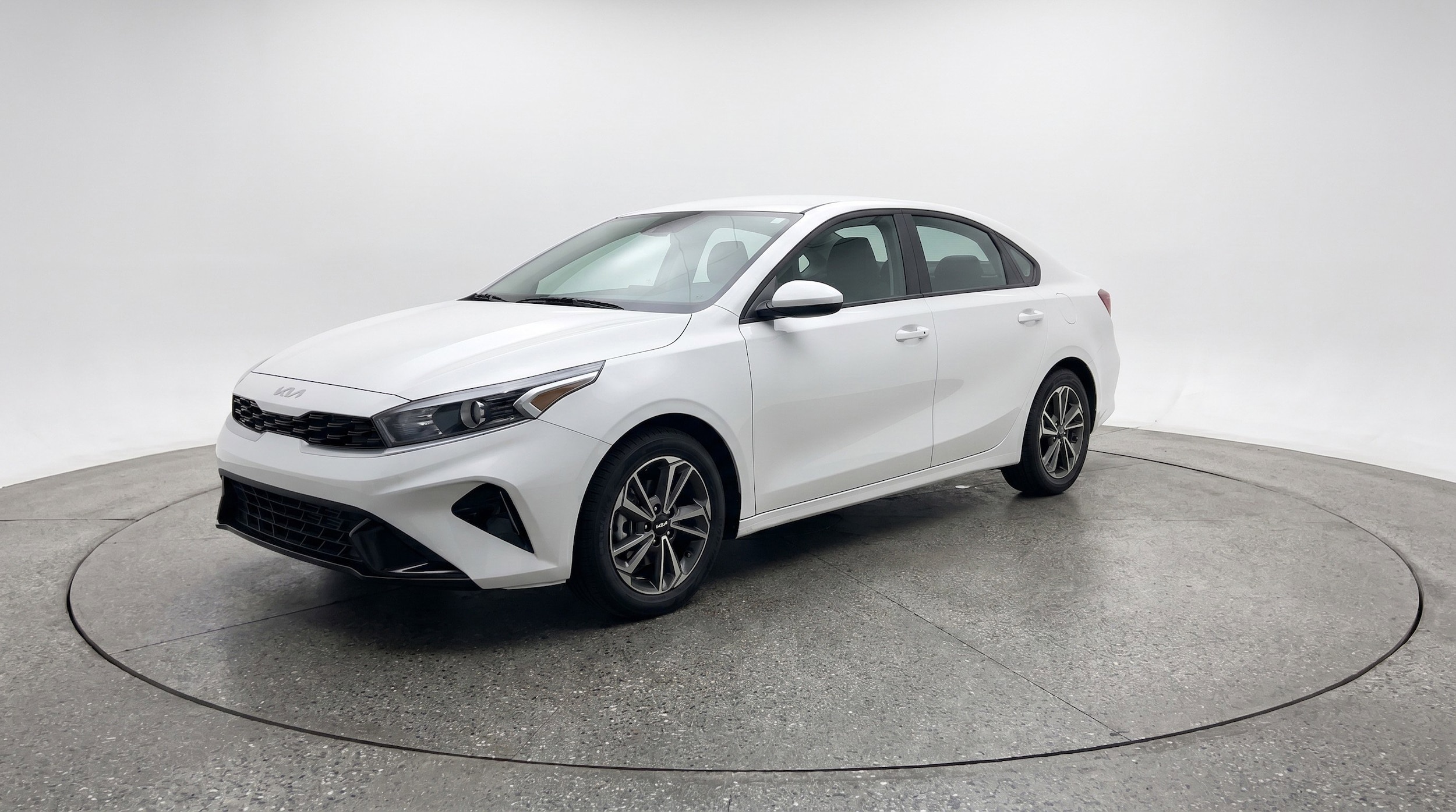 Thumbnail: 2024 Kia Forte - 3