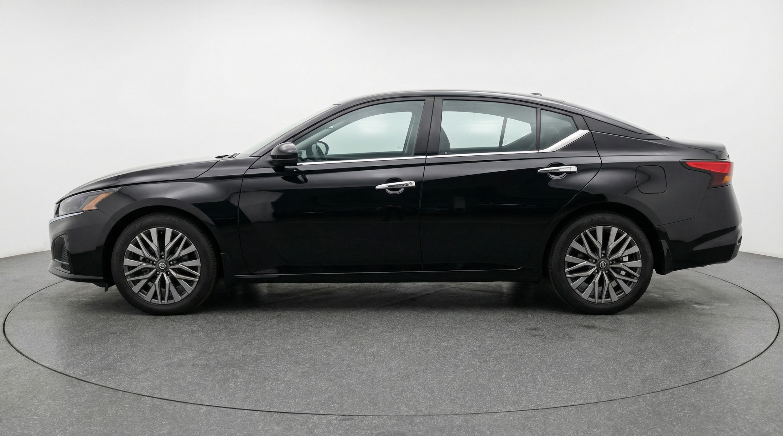 Thumbnail: 2025 Nissan Altima - 4