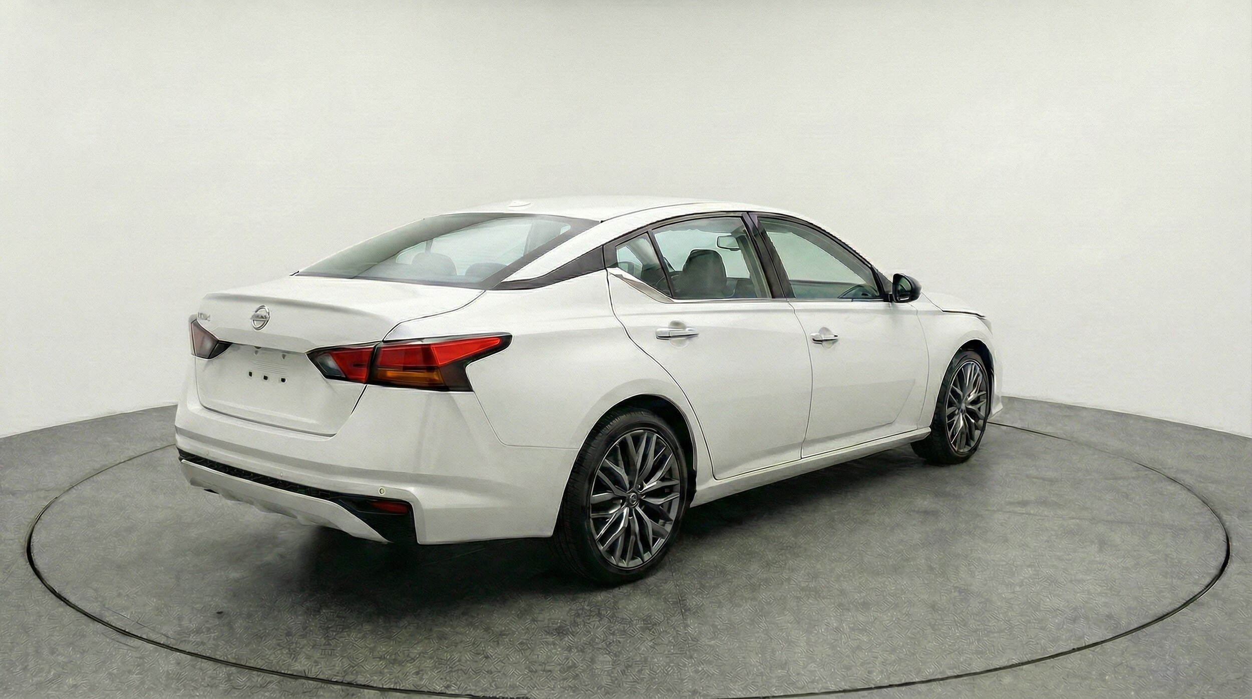 Thumbnail: 2025 Nissan Altima - 9