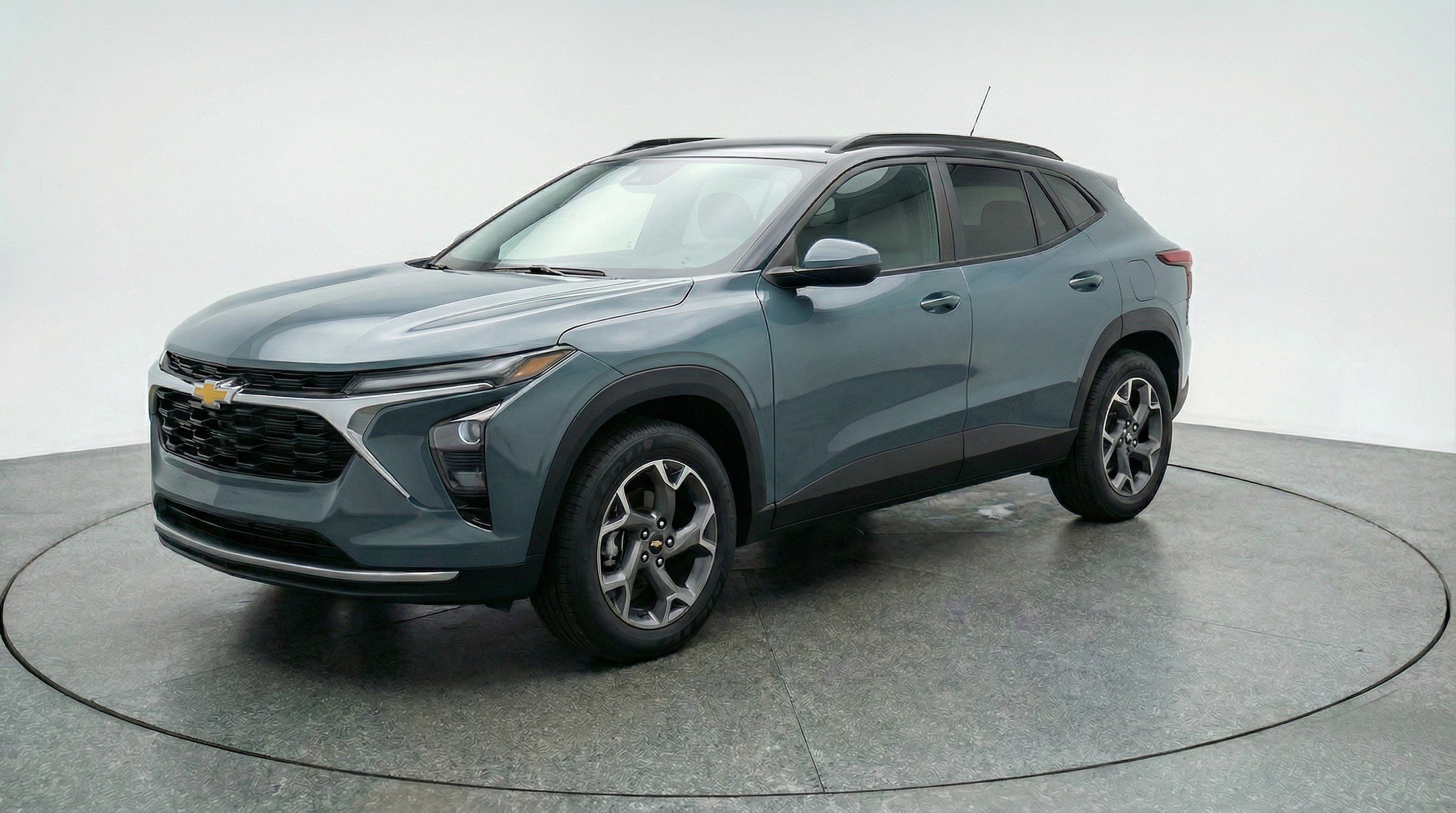 Thumbnail: 2025 Chevrolet Trax - 3