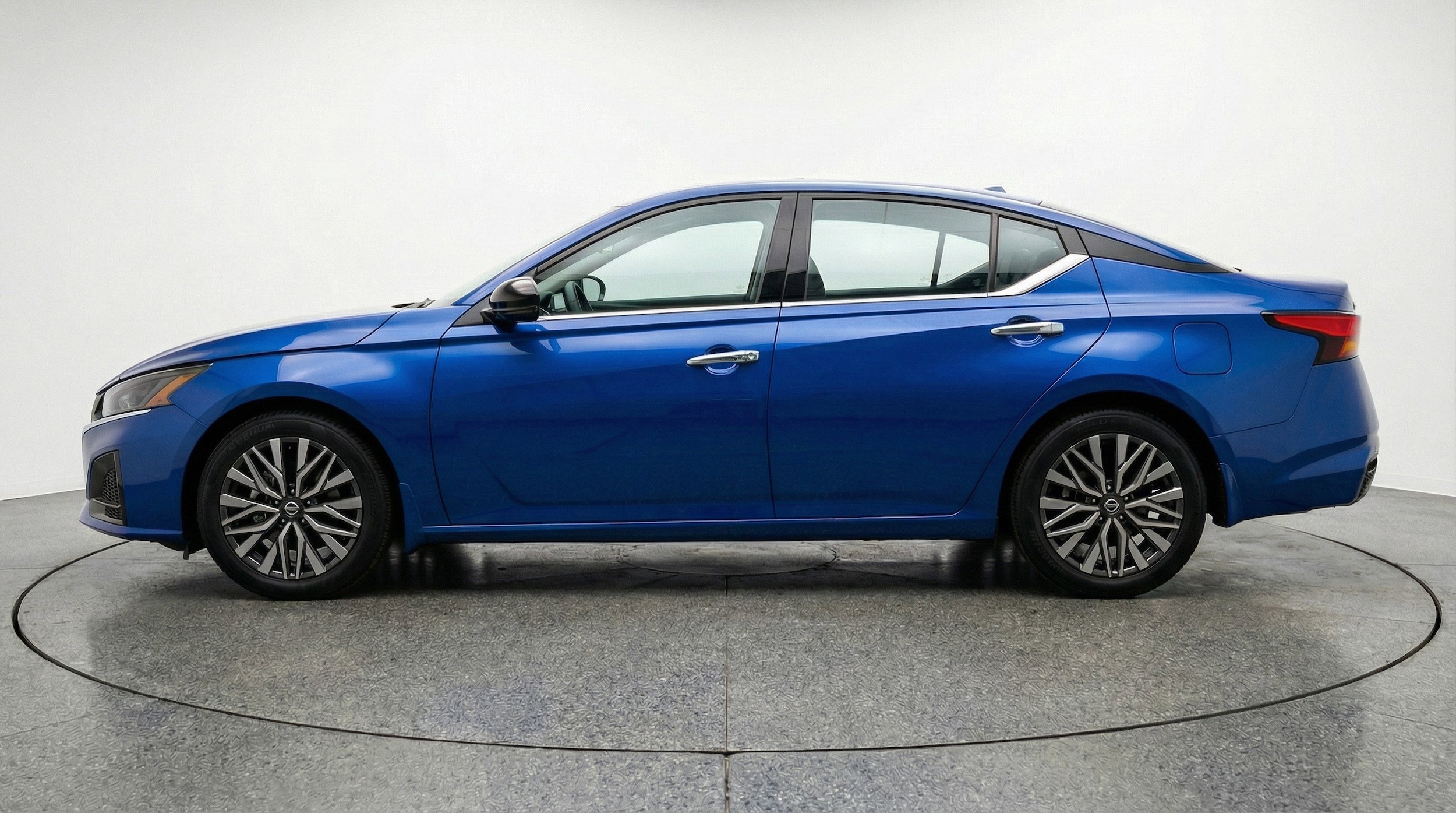 Thumbnail: 2025 Nissan Altima - 5