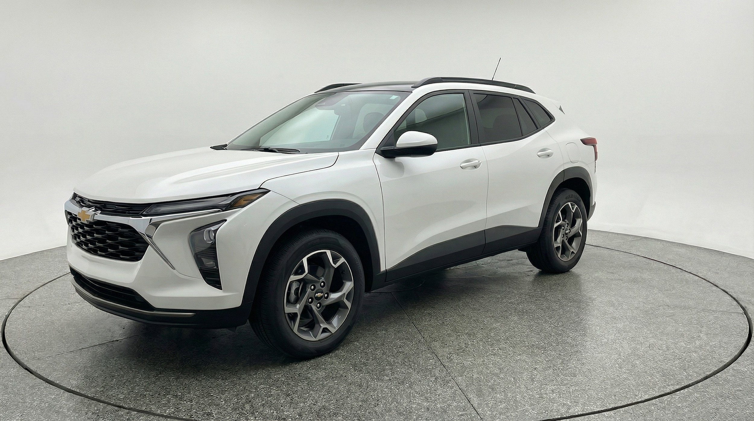 Thumbnail: 2025 Chevrolet Trax - 3