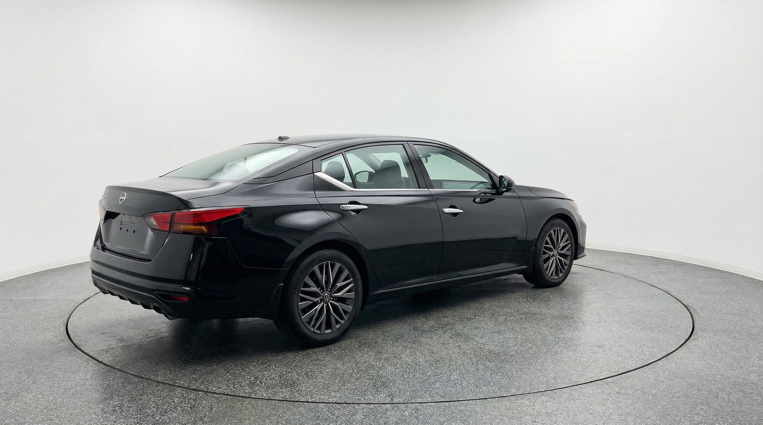 Thumbnail: 2025 Nissan Altima - 9