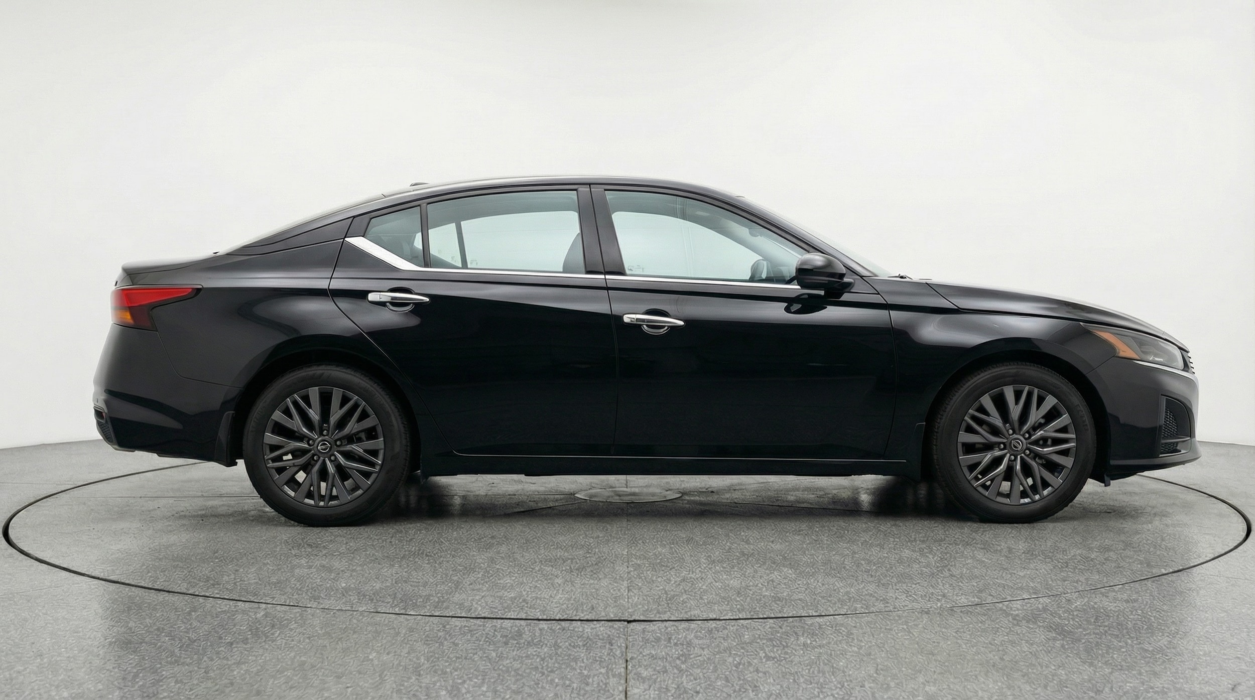 Thumbnail: 2025 Nissan Altima - 8