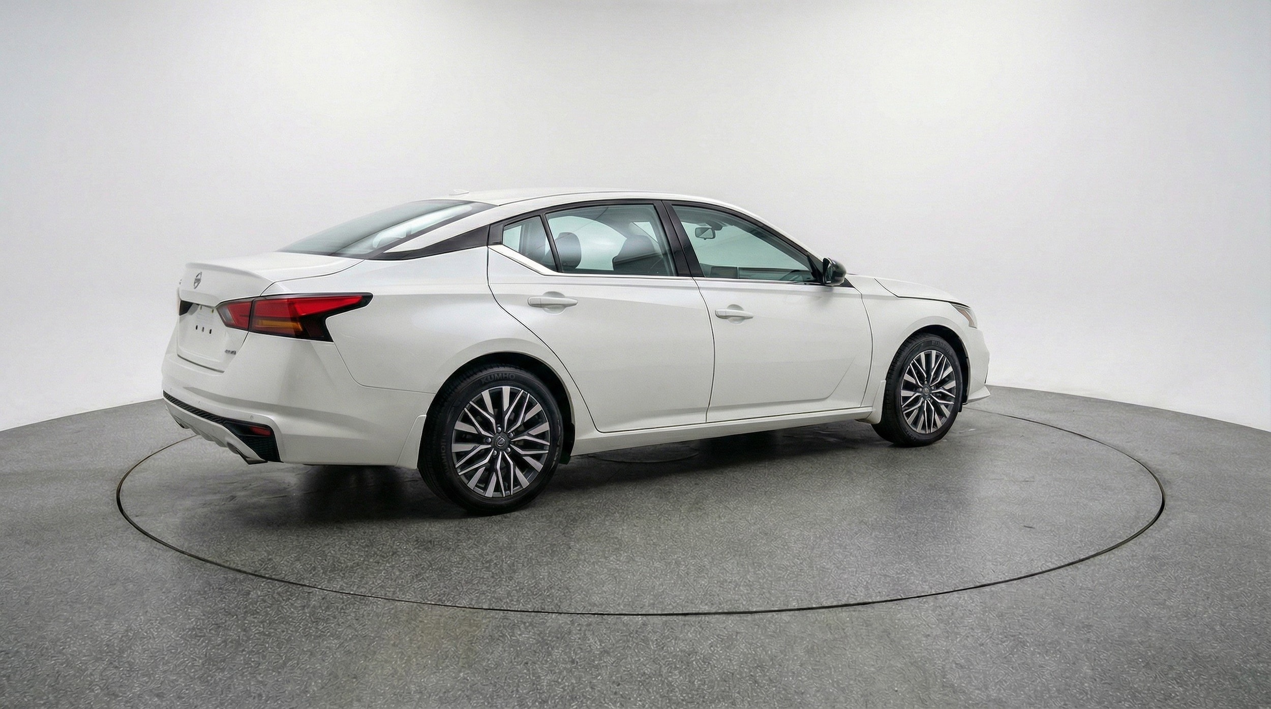 Thumbnail: 2025 Nissan Altima - 9