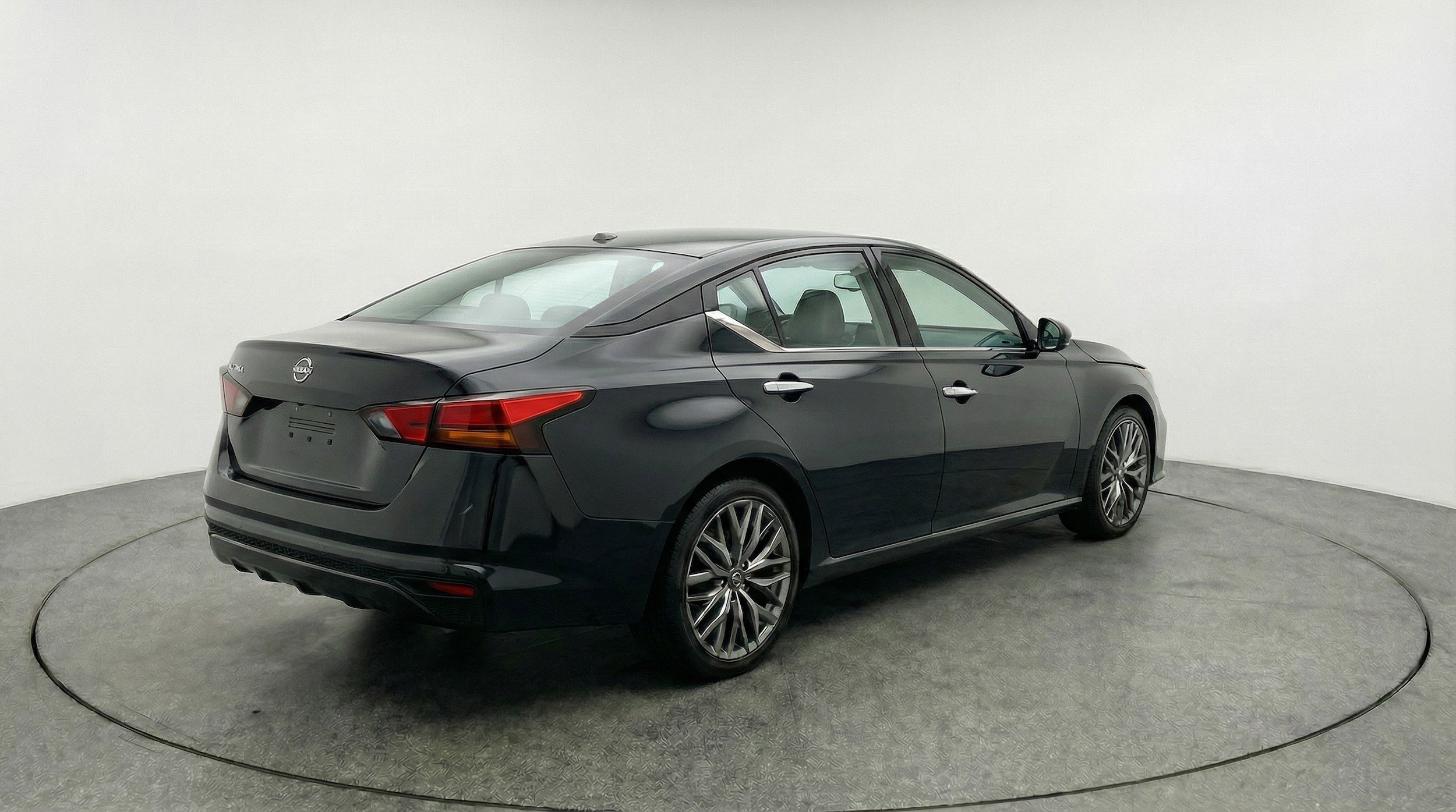 Thumbnail: 2025 Nissan Altima - 9