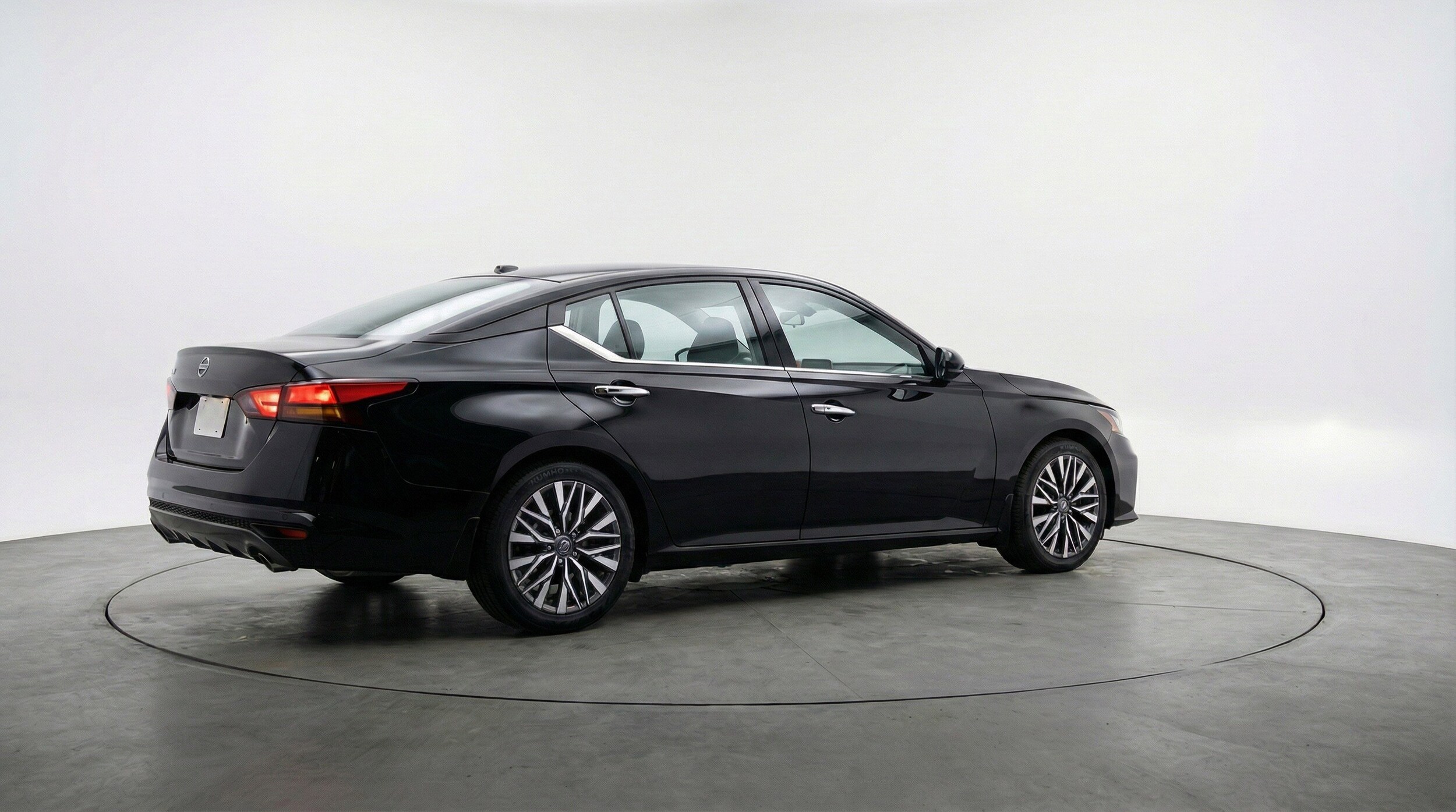 Thumbnail: 2025 Nissan Altima - 9