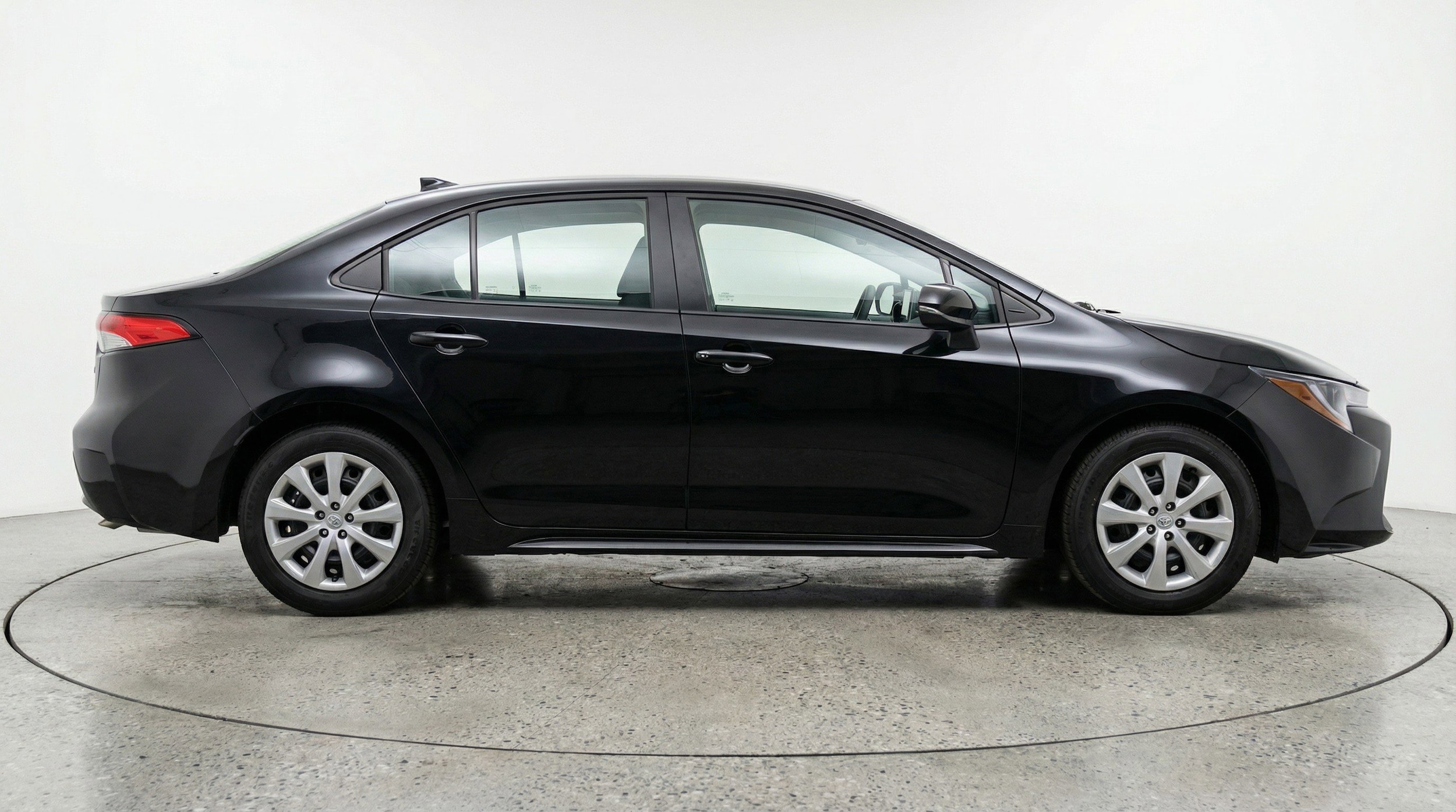 Thumbnail: 2025 Toyota Corolla - 11
