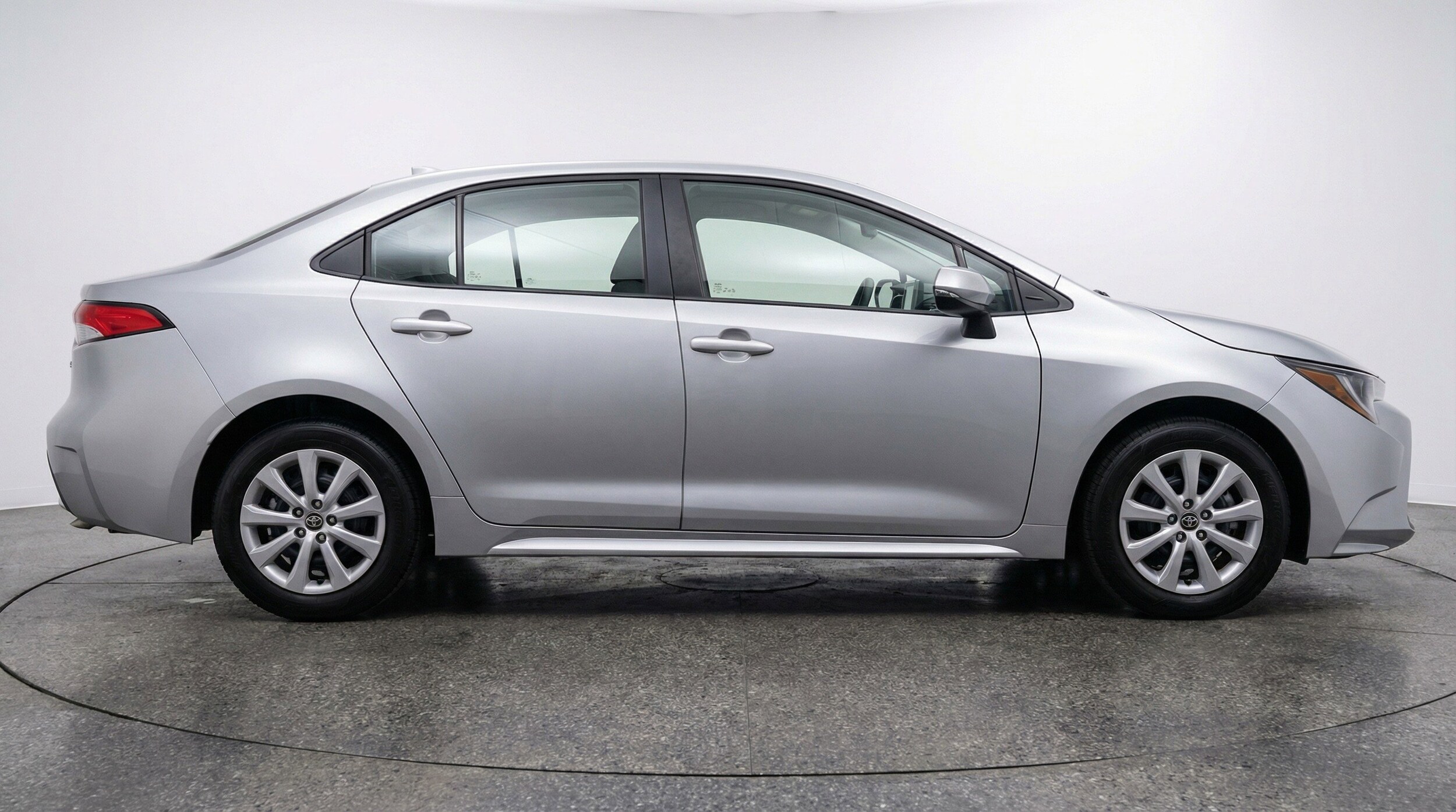 Thumbnail: 2025 Toyota Corolla - 11