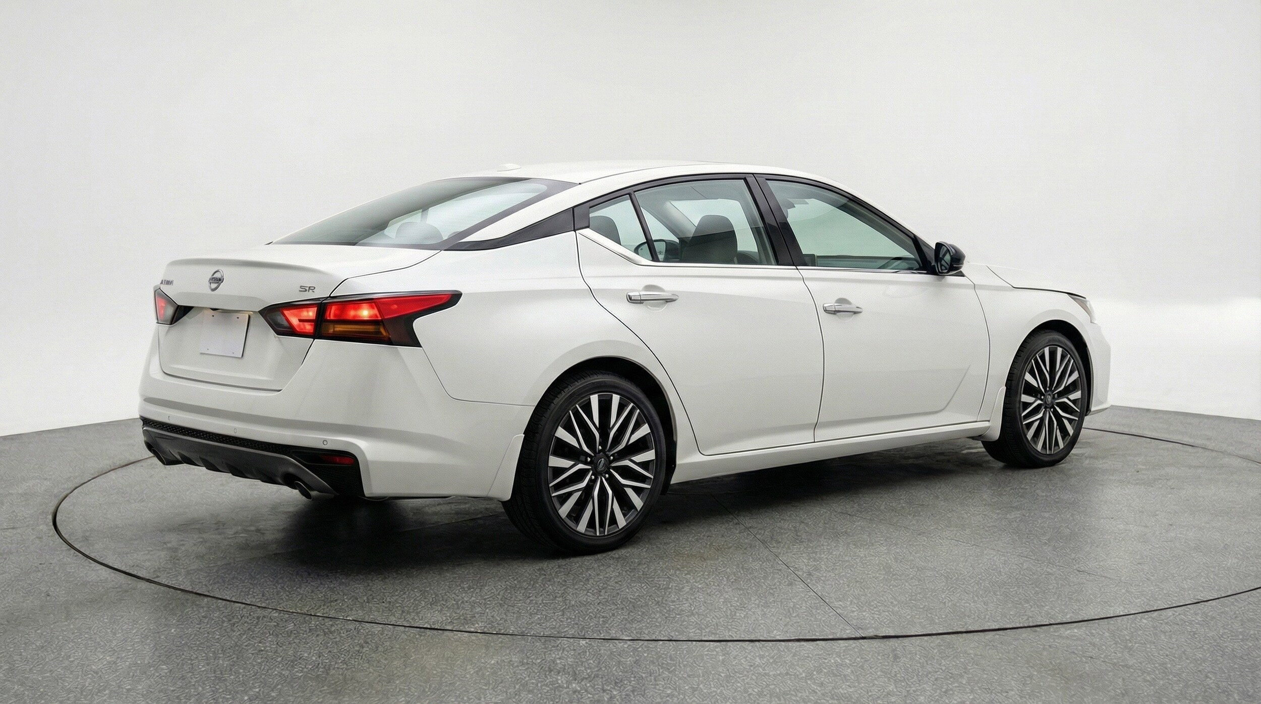 Thumbnail: 2025 Nissan Altima - 9