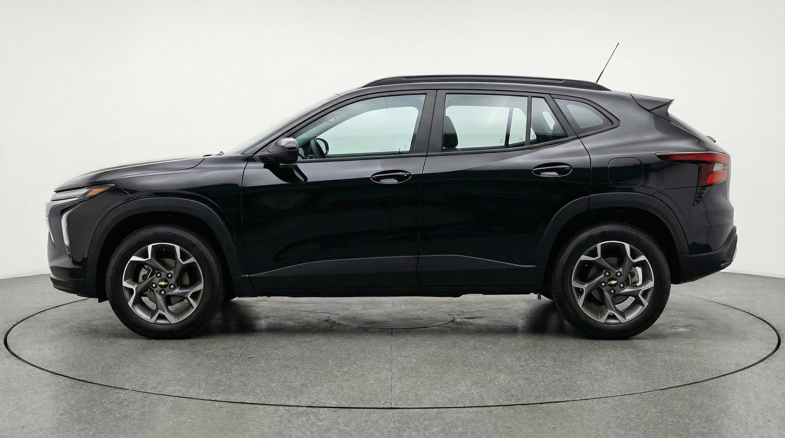 Thumbnail: 2025 Chevrolet Trax - 5