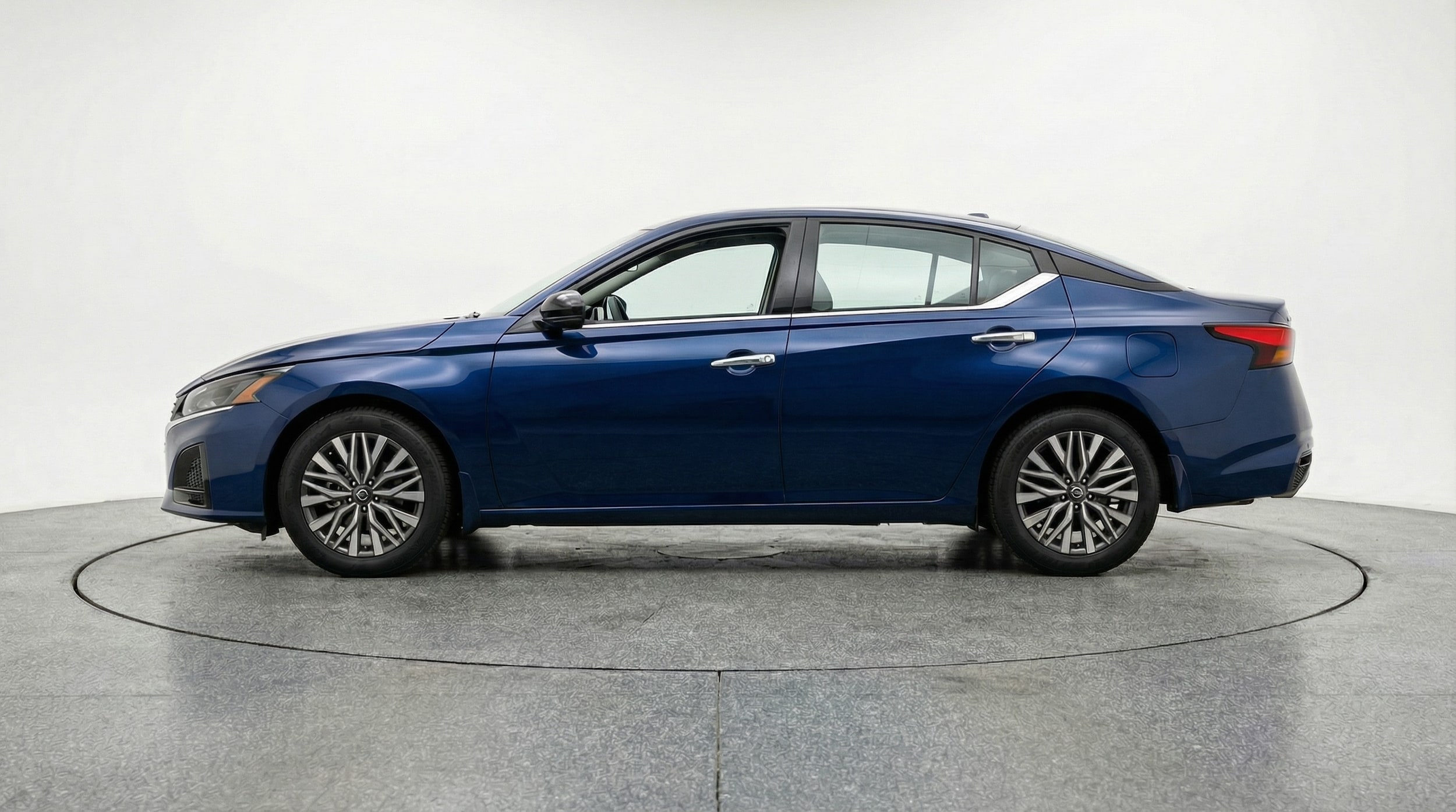 Thumbnail: 2025 Nissan Altima - 4