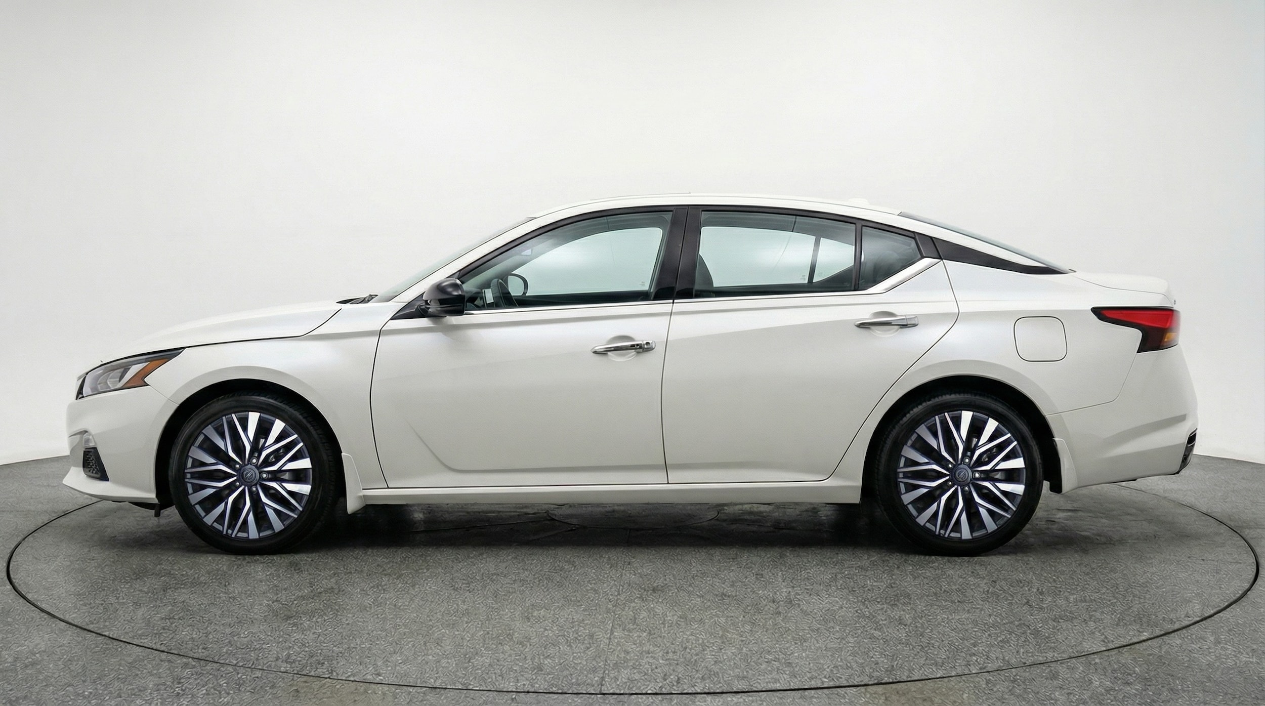 Thumbnail: 2025 Nissan Altima - 4