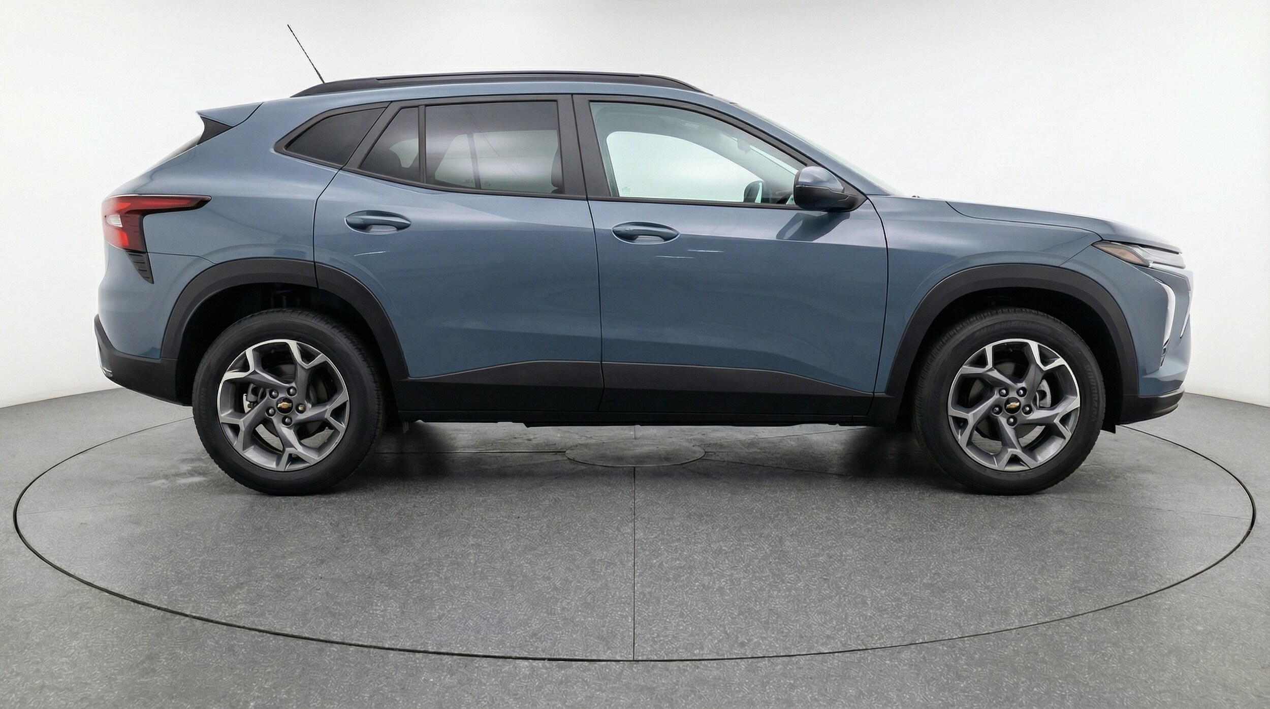 Thumbnail: 2025 Chevrolet Trax - 8