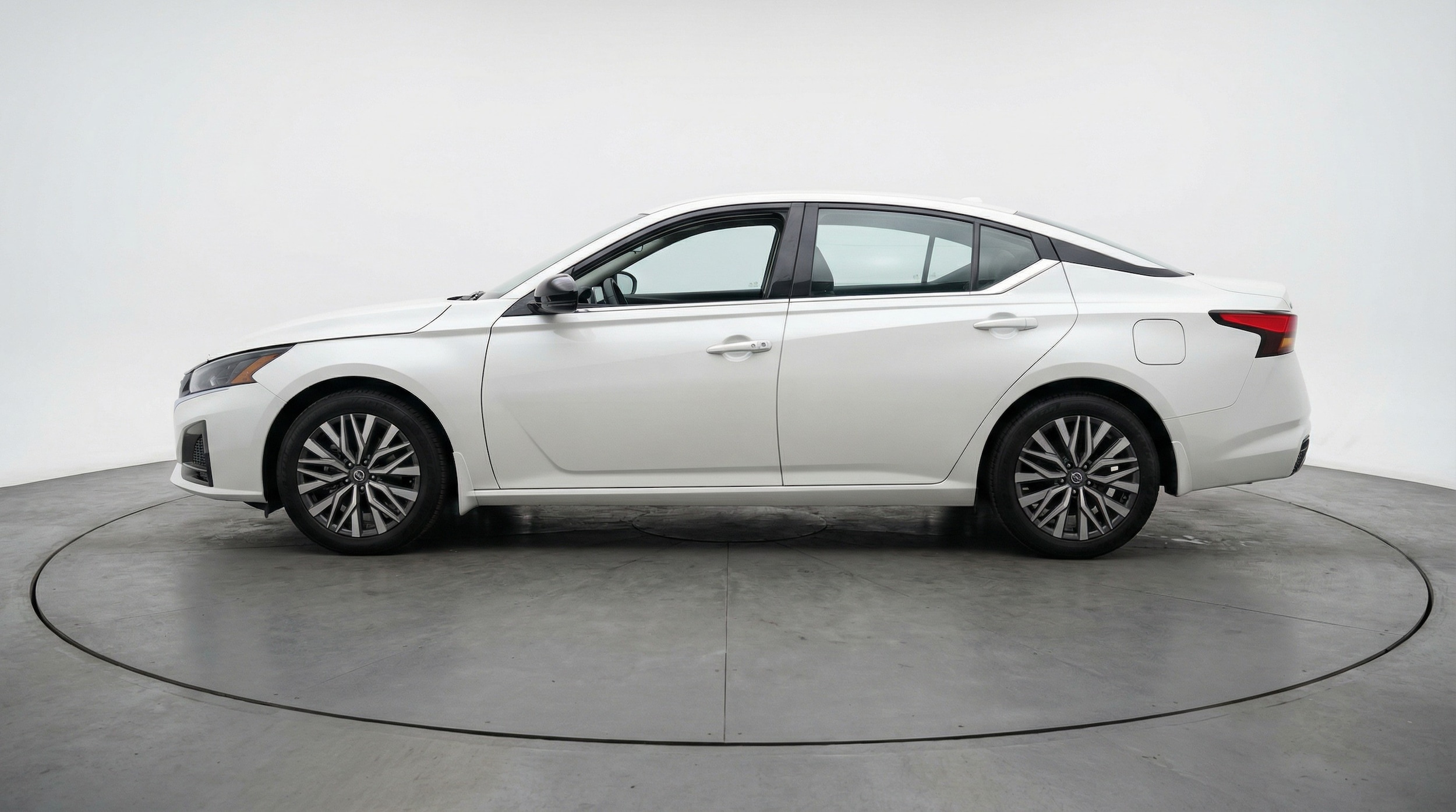 Thumbnail: 2025 Nissan Altima - 4