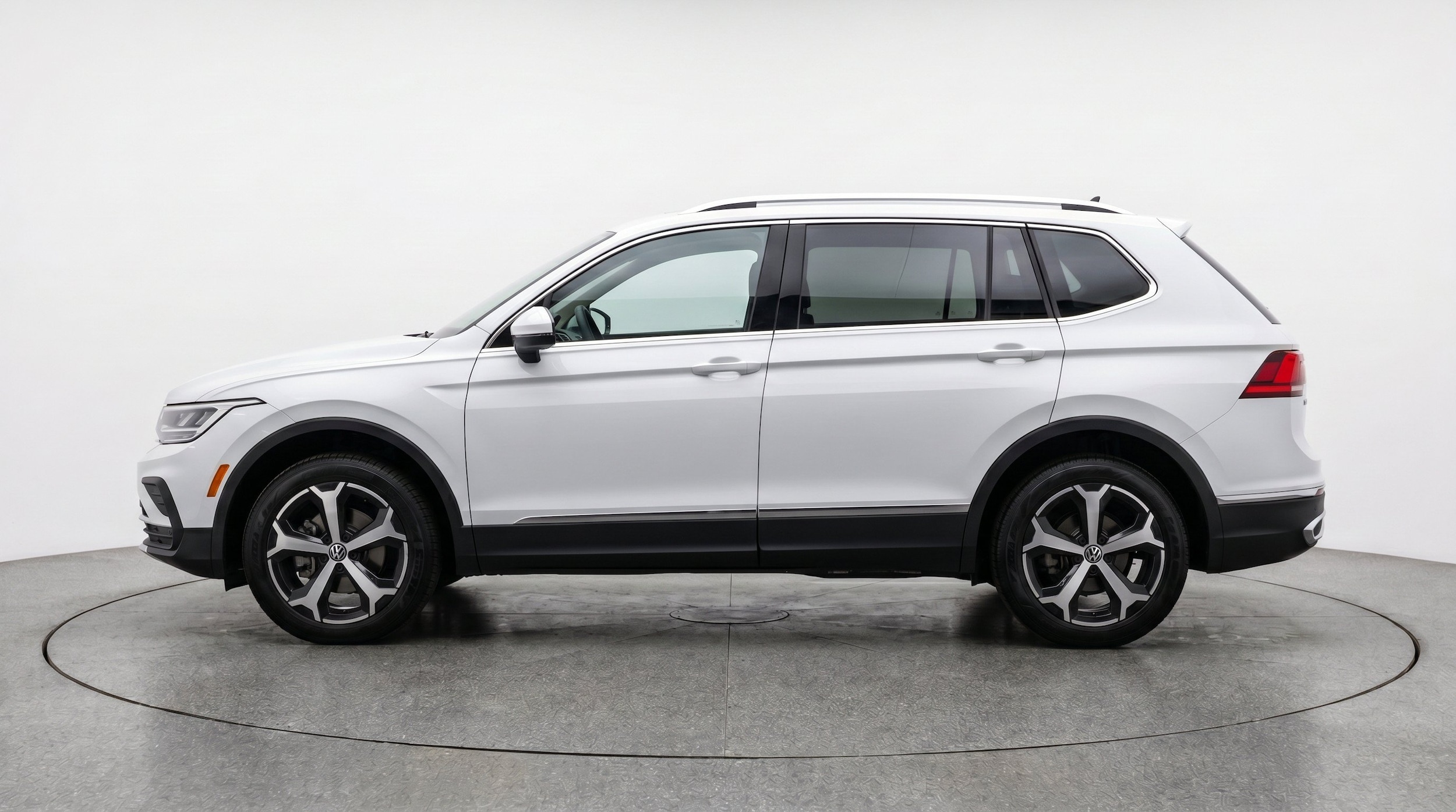 Thumbnail: 2026 Volkswagen Tiguan - 5