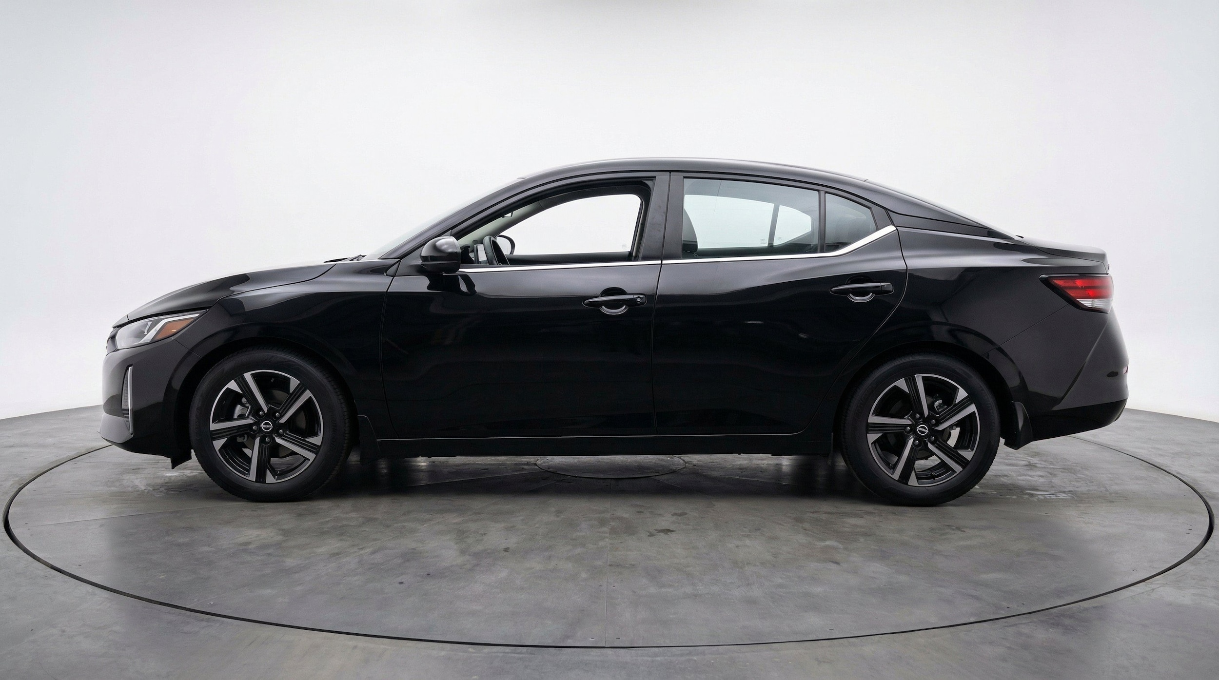 Thumbnail: 2025 Nissan Sentra - 5